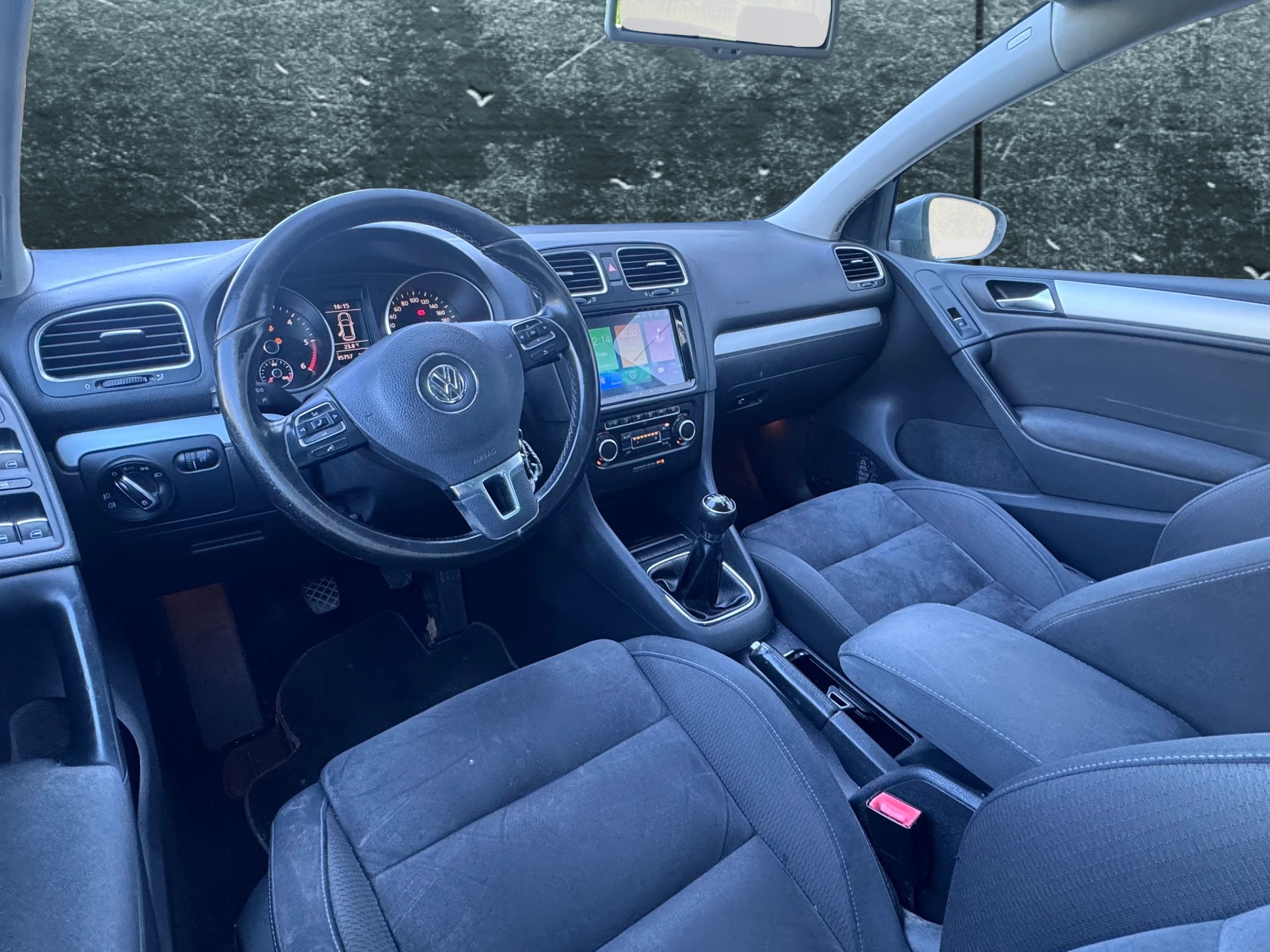 VW Golf 2.0 TDI Highline-image-17