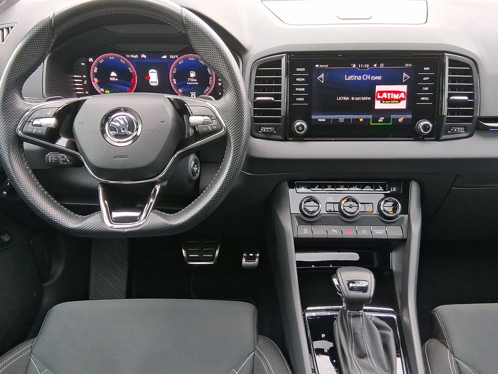 SKODA Karoq 1.5 TSI SportLine DSG-image-9
