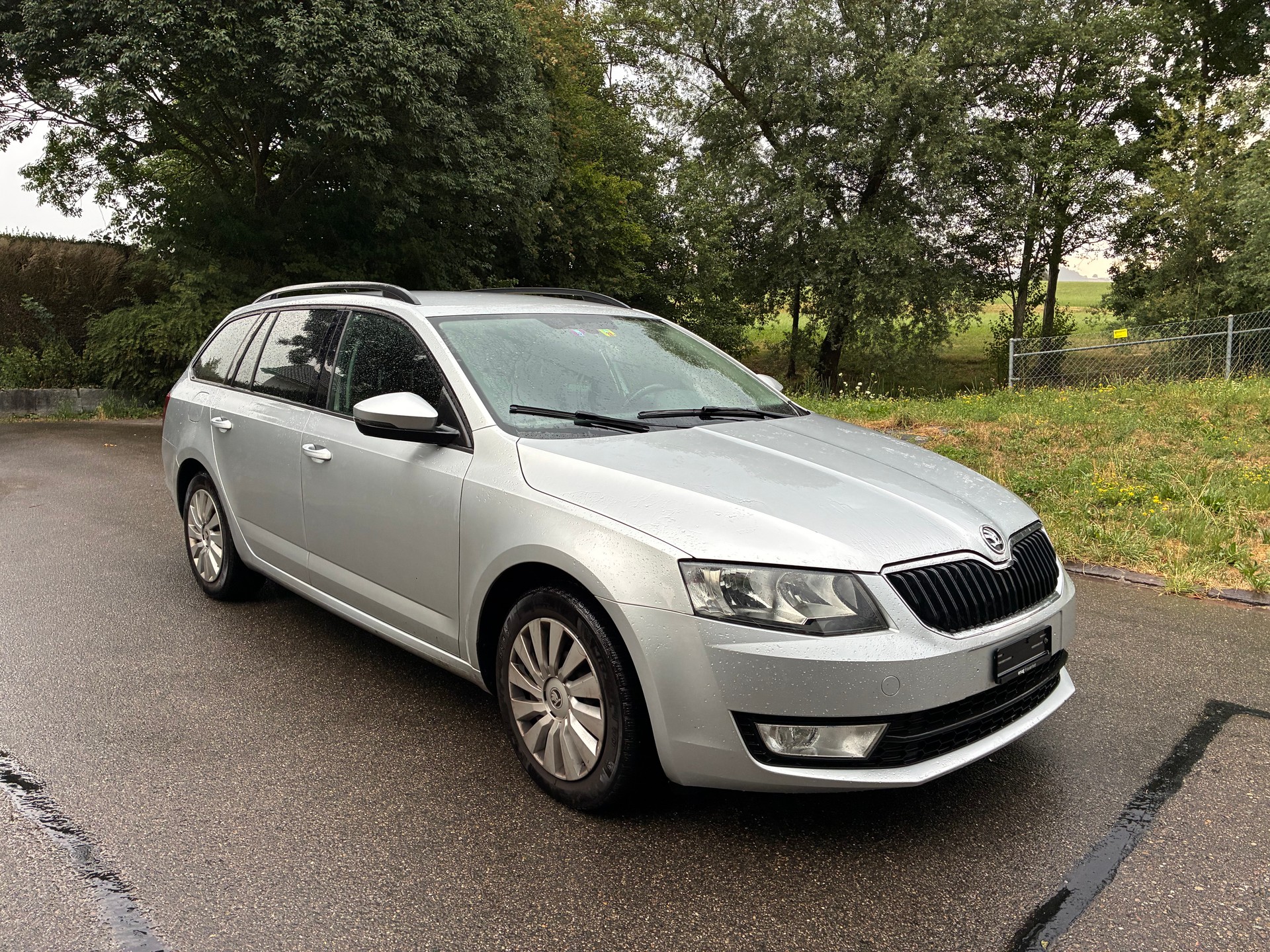 SKODA Octavia Combi 1.6 TDI Elegance DSG-image-1