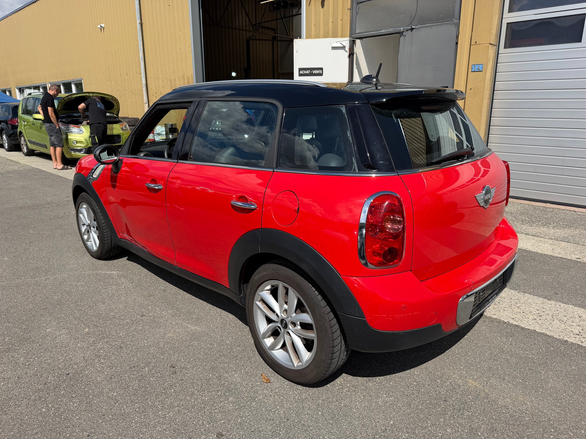 MINI Countryman Cooper FWD-image-10