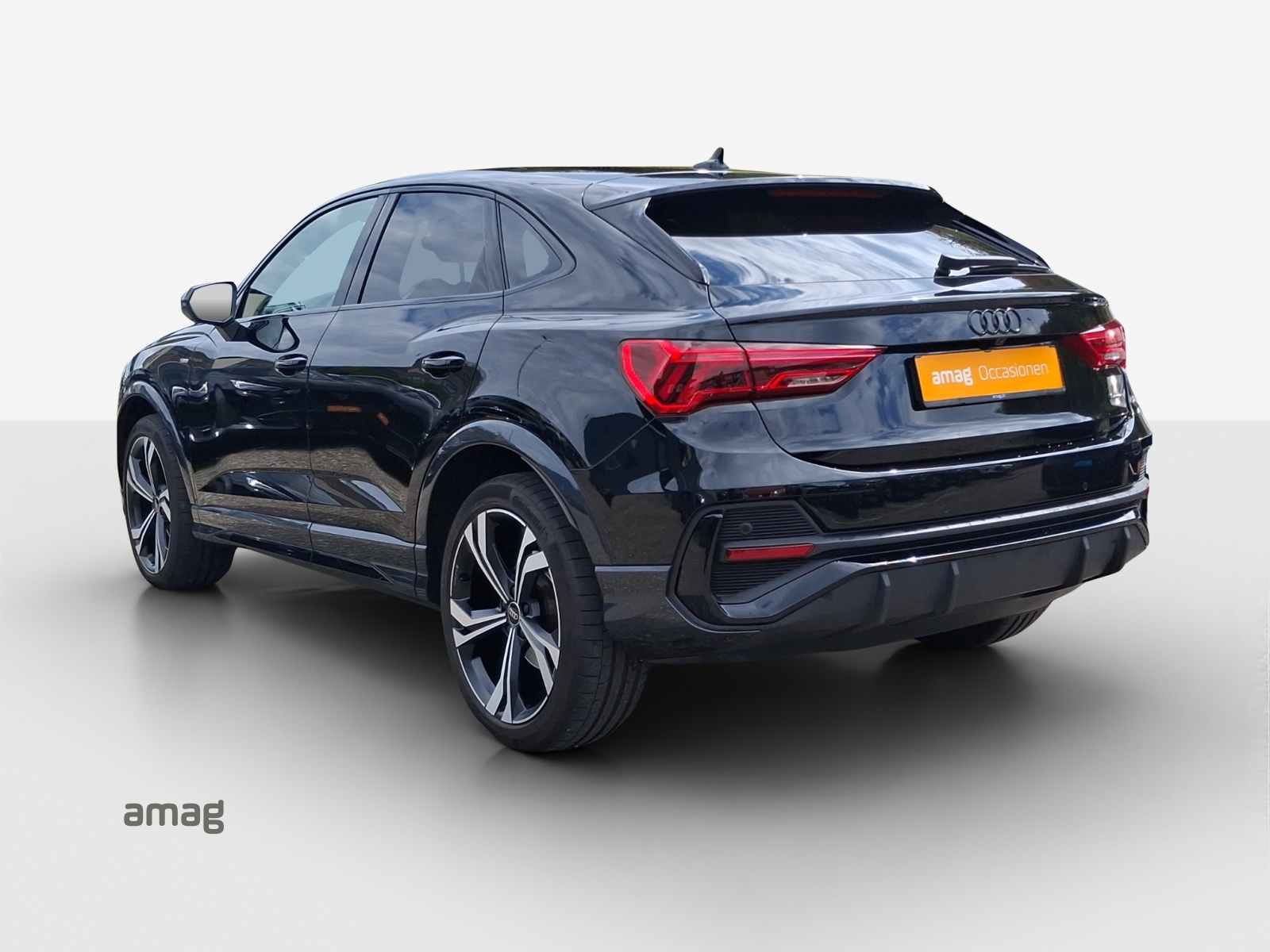AUDI Q3 Sportback 40 TFSI S line quattro S-tronic-image-2