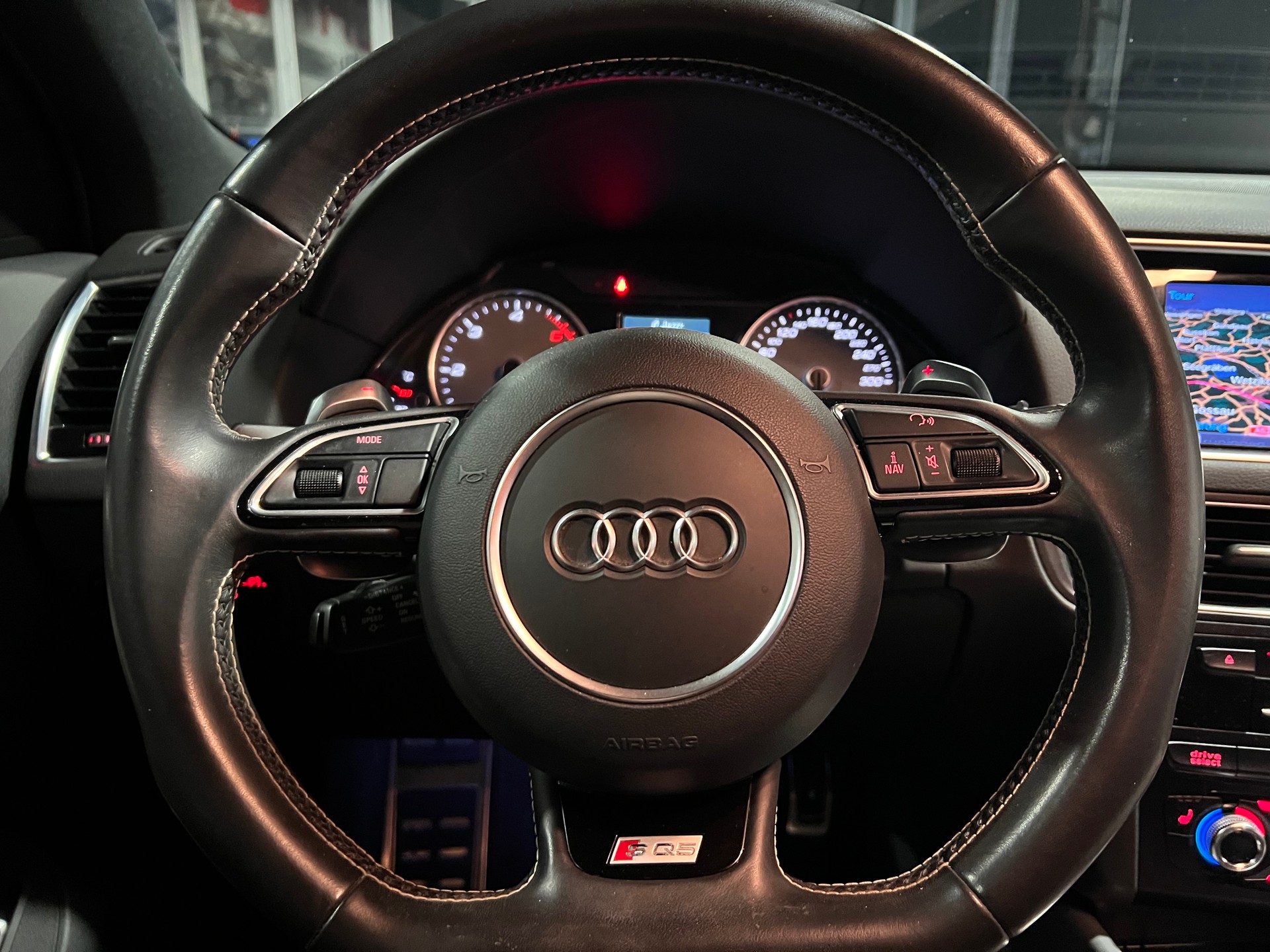 AUDI SQ5 3.0 TDI quattro tiptronic-image-22