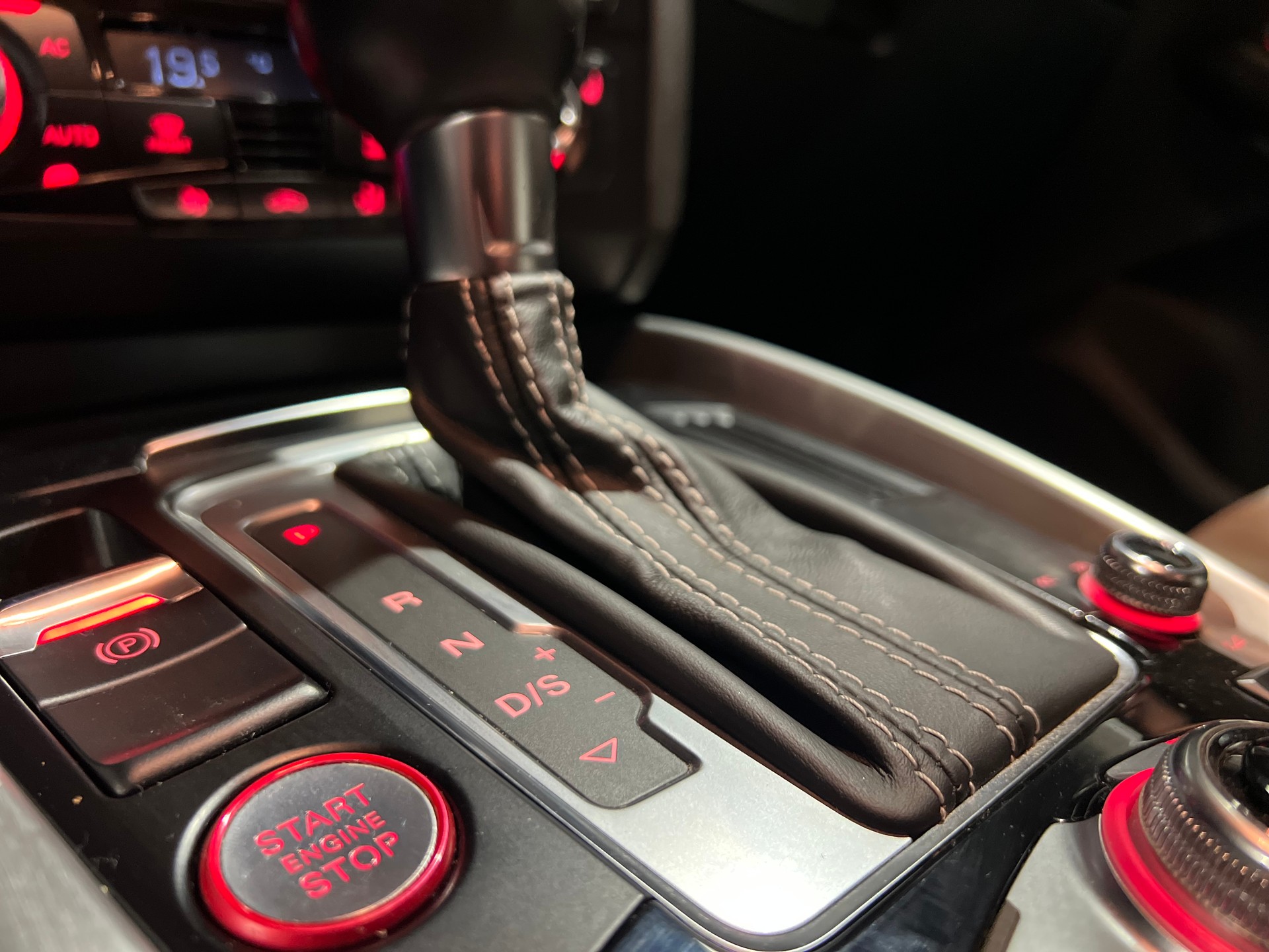 AUDI SQ5 3.0 TDI quattro tiptronic-image-18