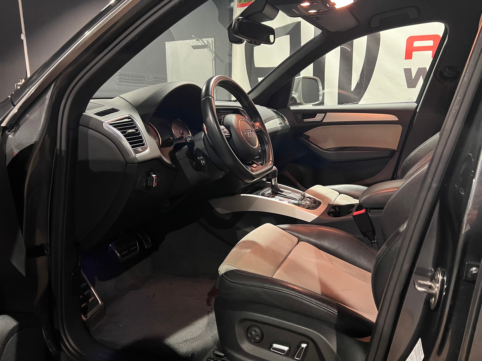 AUDI SQ5 3.0 TDI quattro tiptronic-image-9