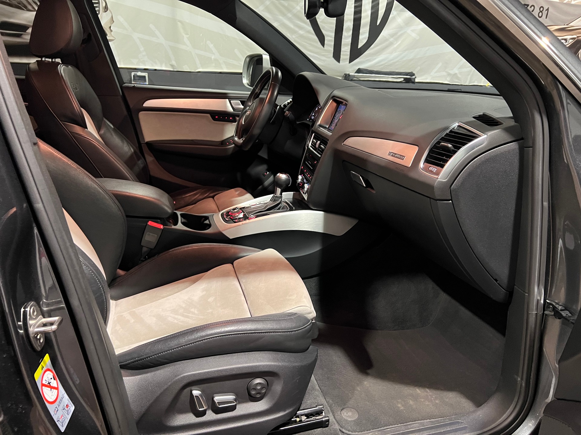 AUDI SQ5 3.0 TDI quattro tiptronic-image-11
