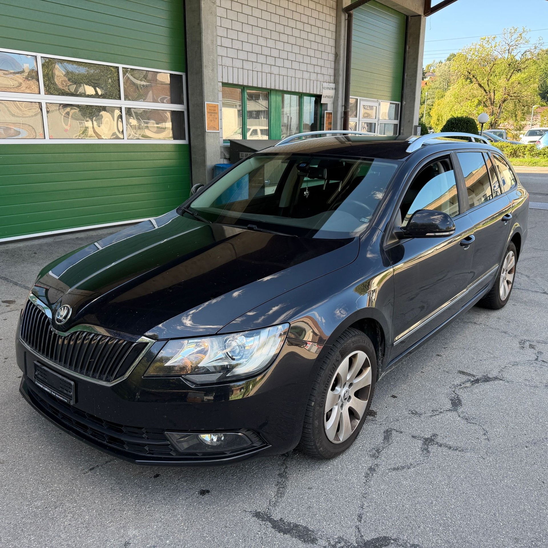 SKODA Superb Combi 2.0 TDi Active 4x4 DSG-image-3