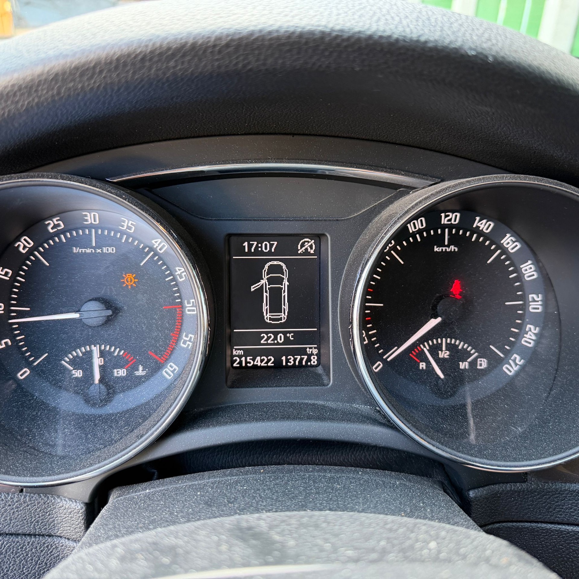 SKODA Superb Combi 2.0 TDi Active 4x4 DSG-image-8