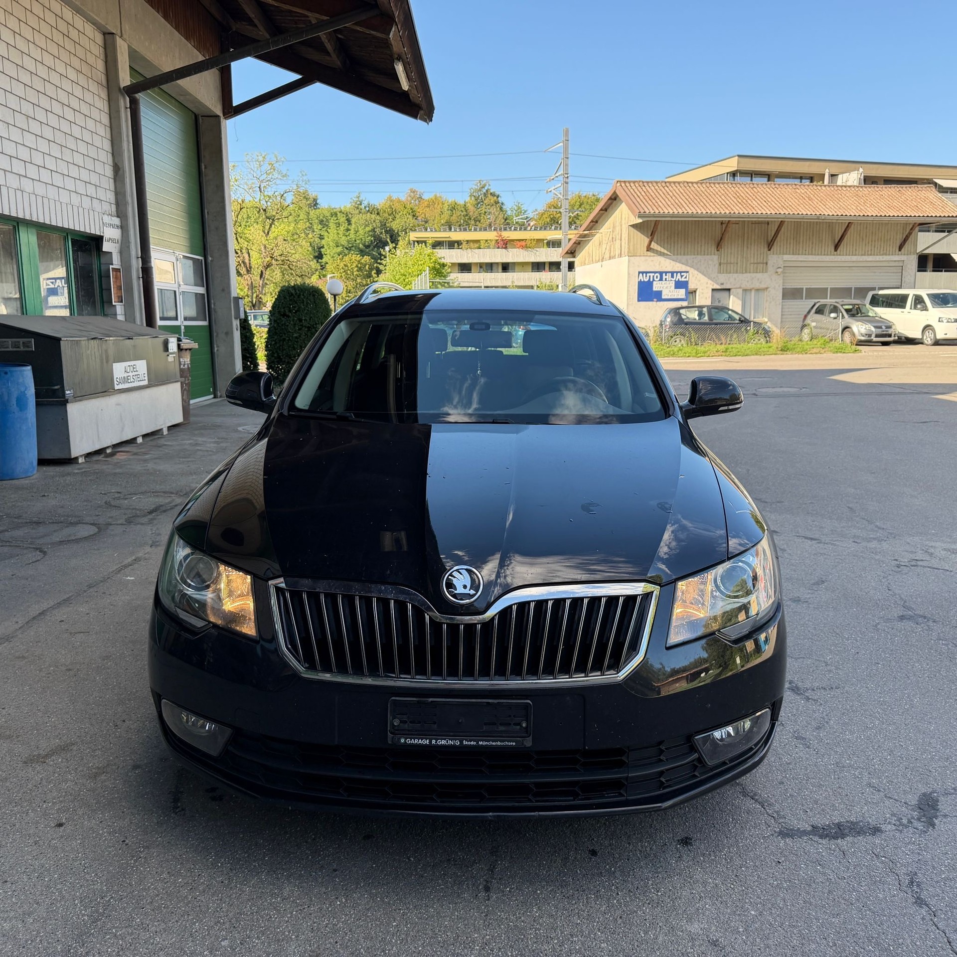SKODA Superb Combi 2.0 TDi Active 4x4 DSG-image-1