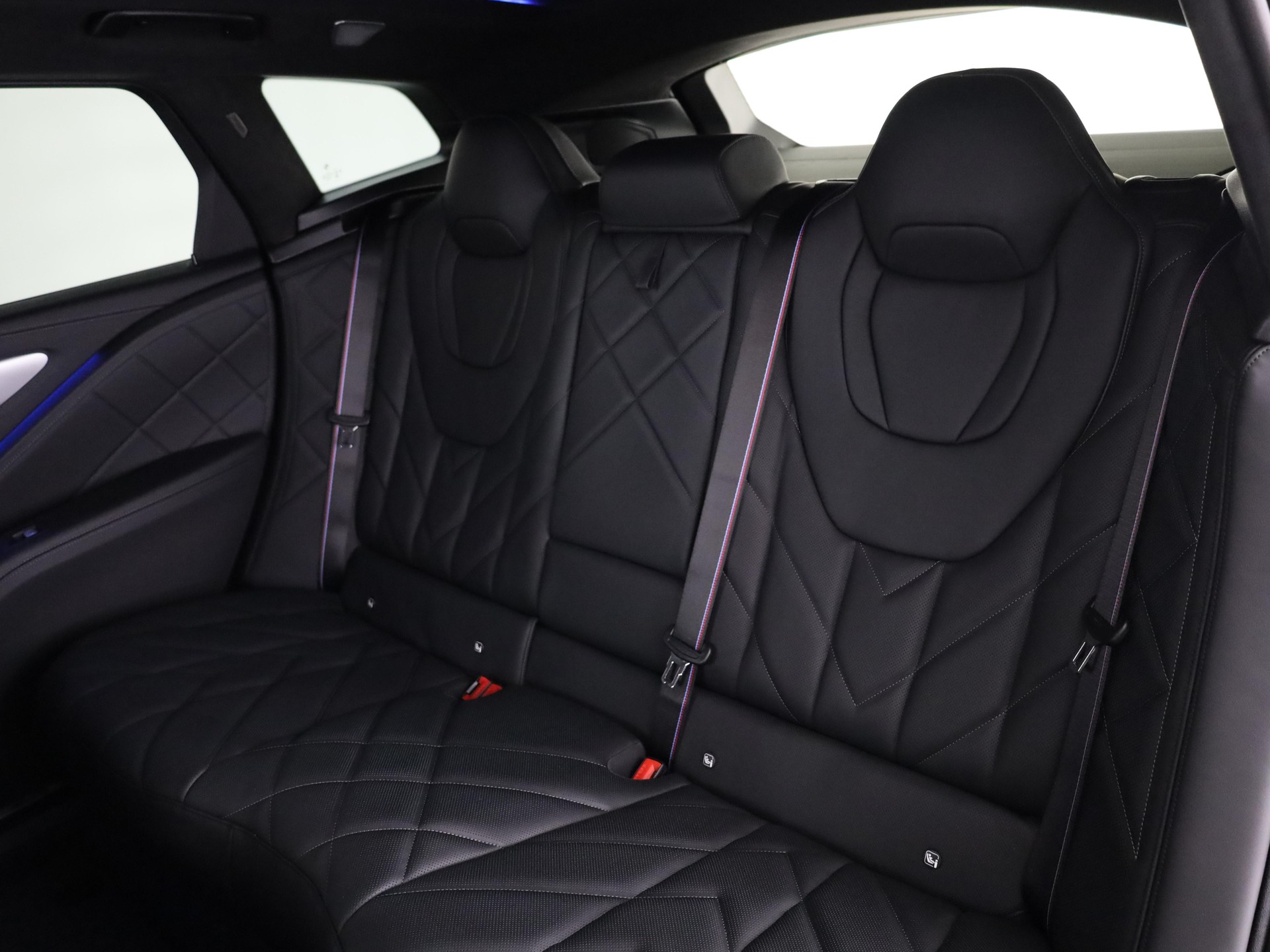 BMW XM 50e Plug-in Hybrid-image-18