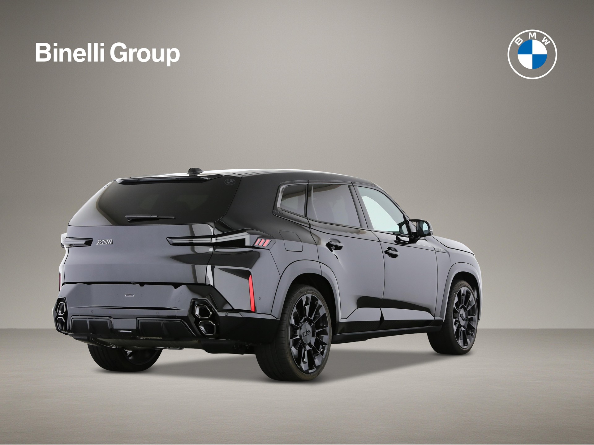 BMW XM 50e Plug-in Hybrid-image-1