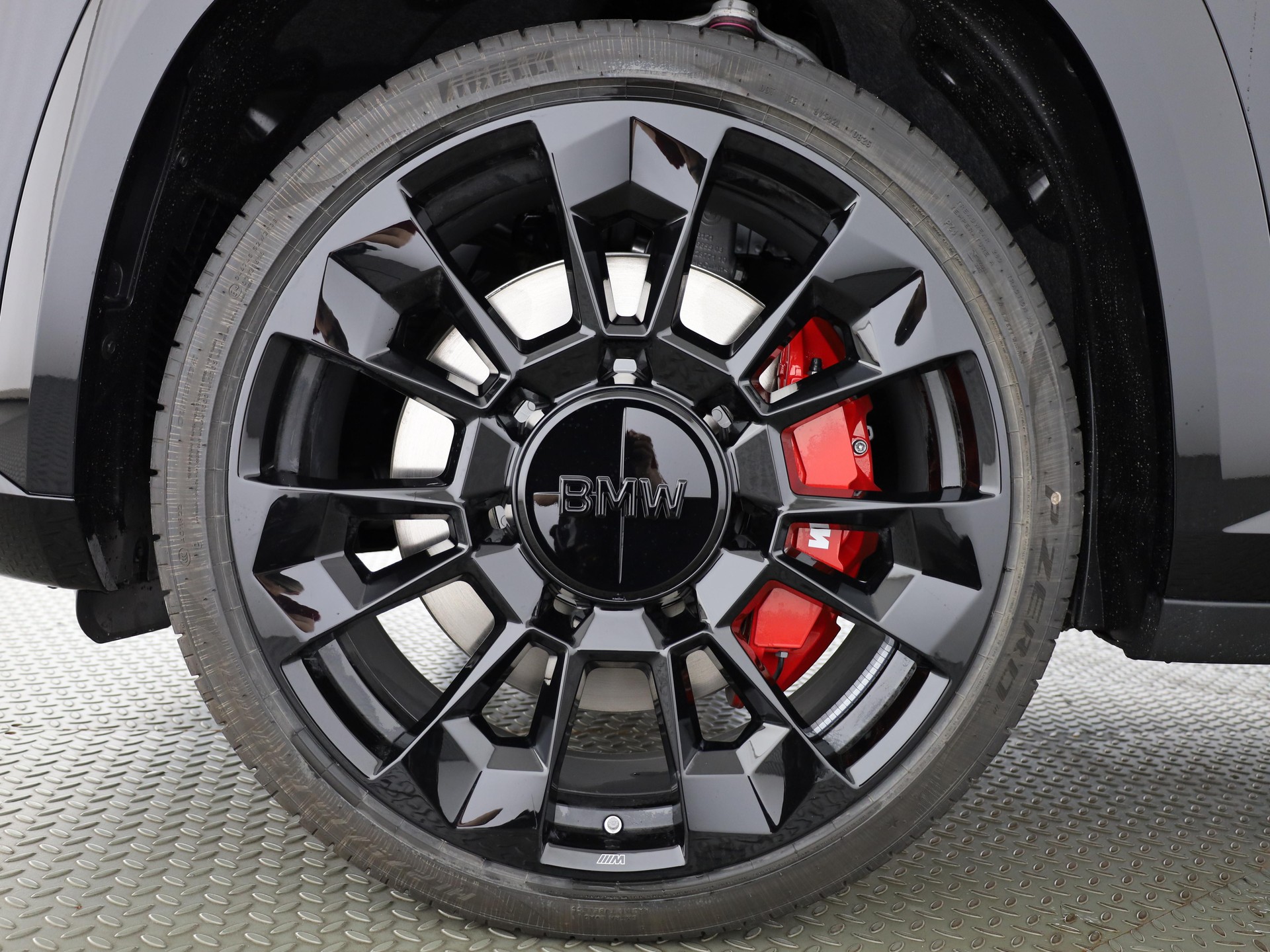 BMW XM 50e Plug-in Hybrid-image-7