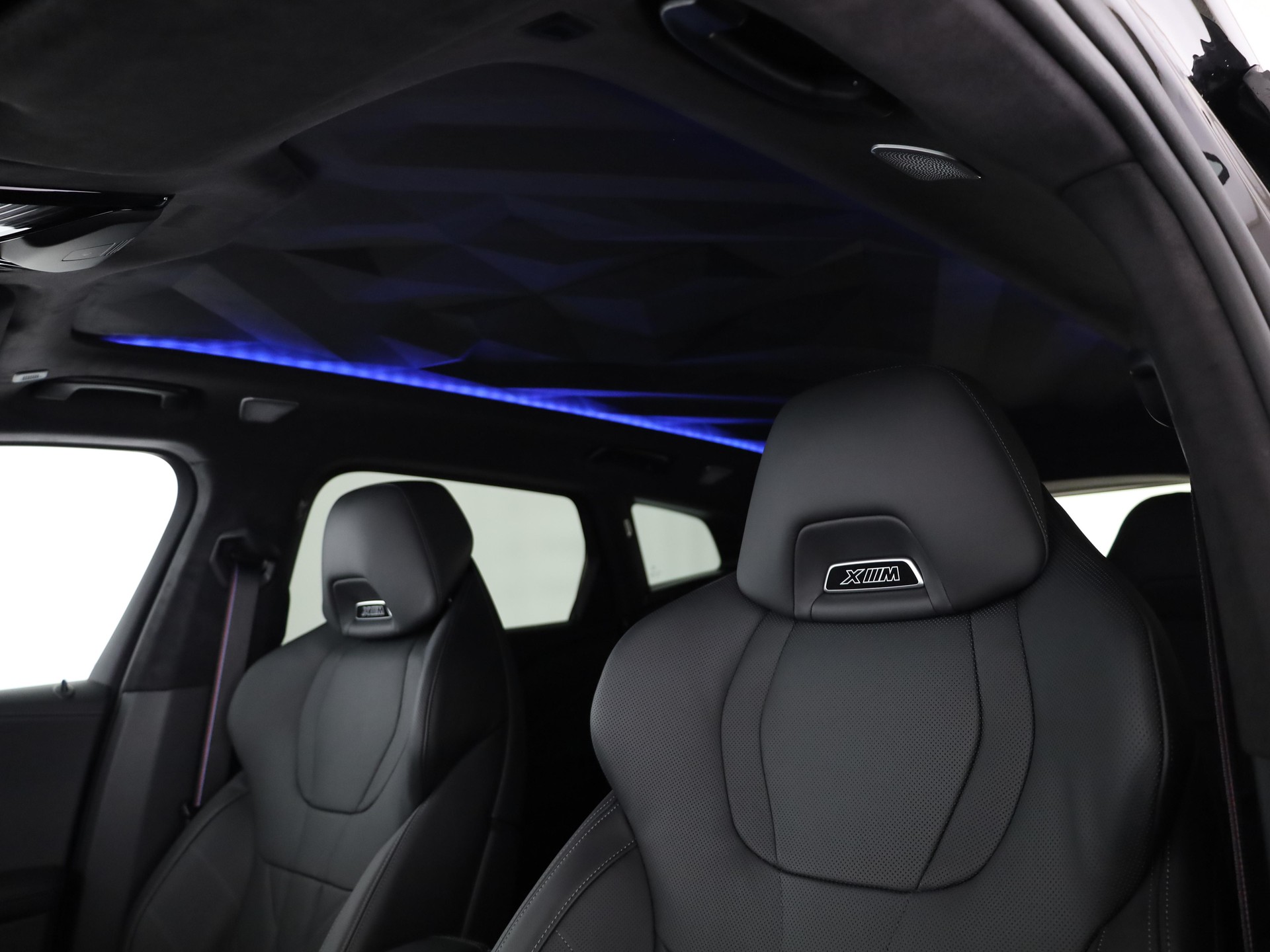 BMW XM 50e Plug-in Hybrid-image-14