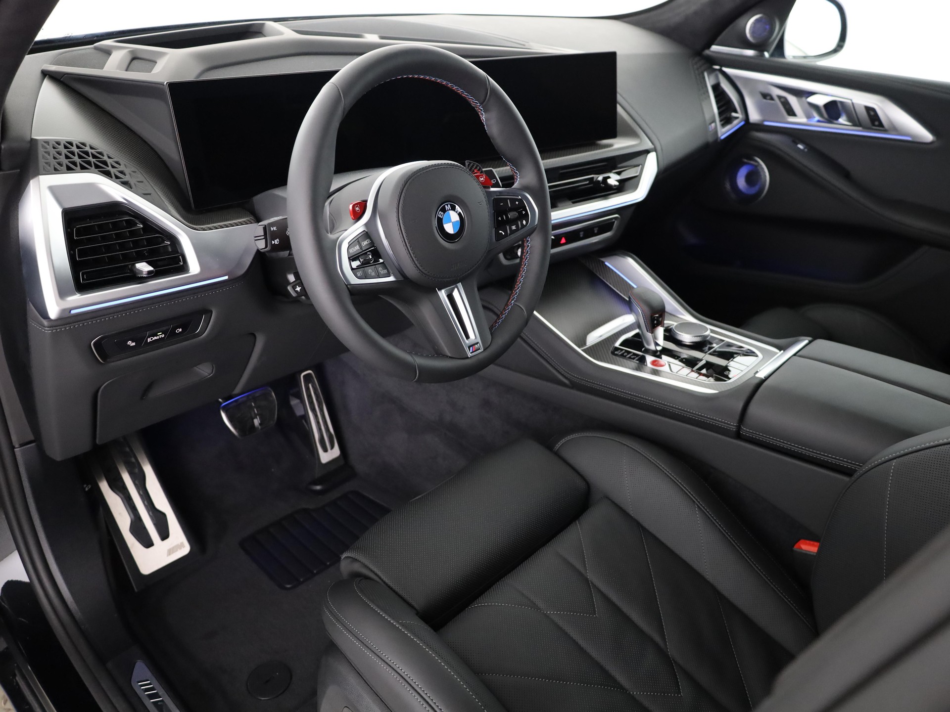 BMW XM 50e Plug-in Hybrid-image-10
