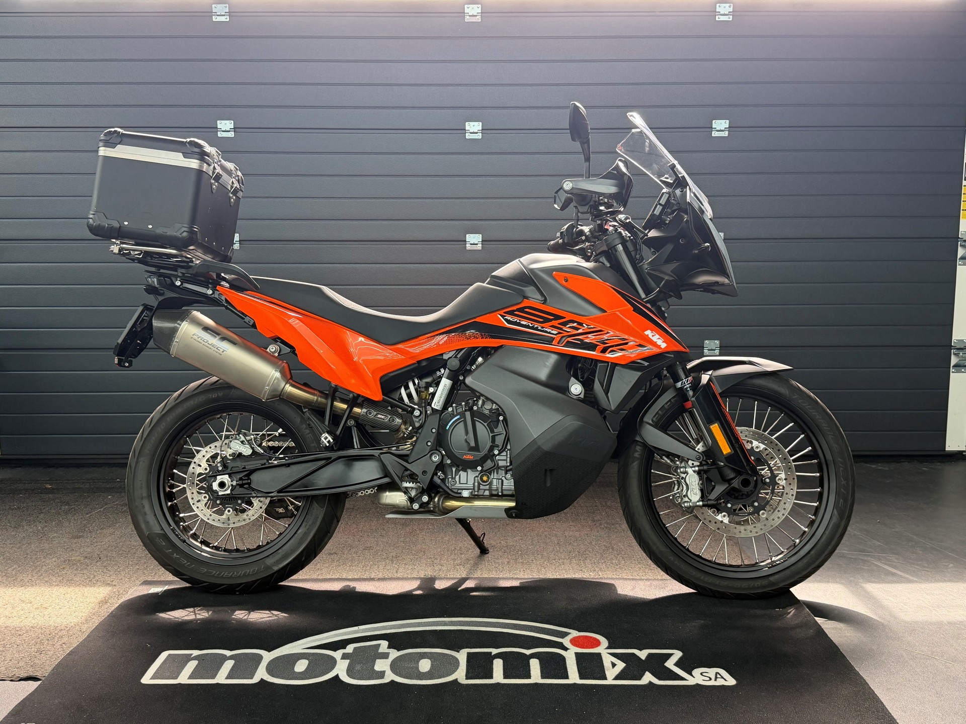 KTM 890 Adventure-showroom-element-2