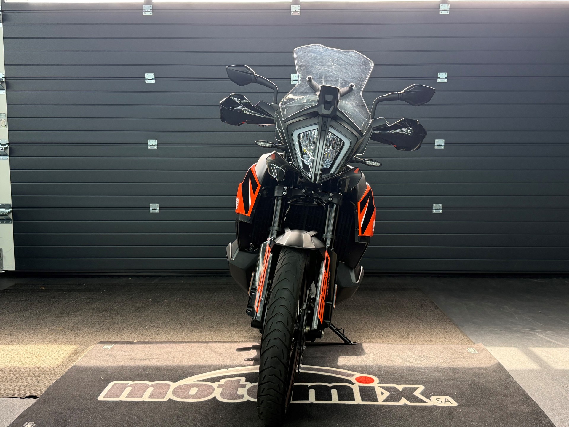 KTM 890 Adventure-showroom-element-1