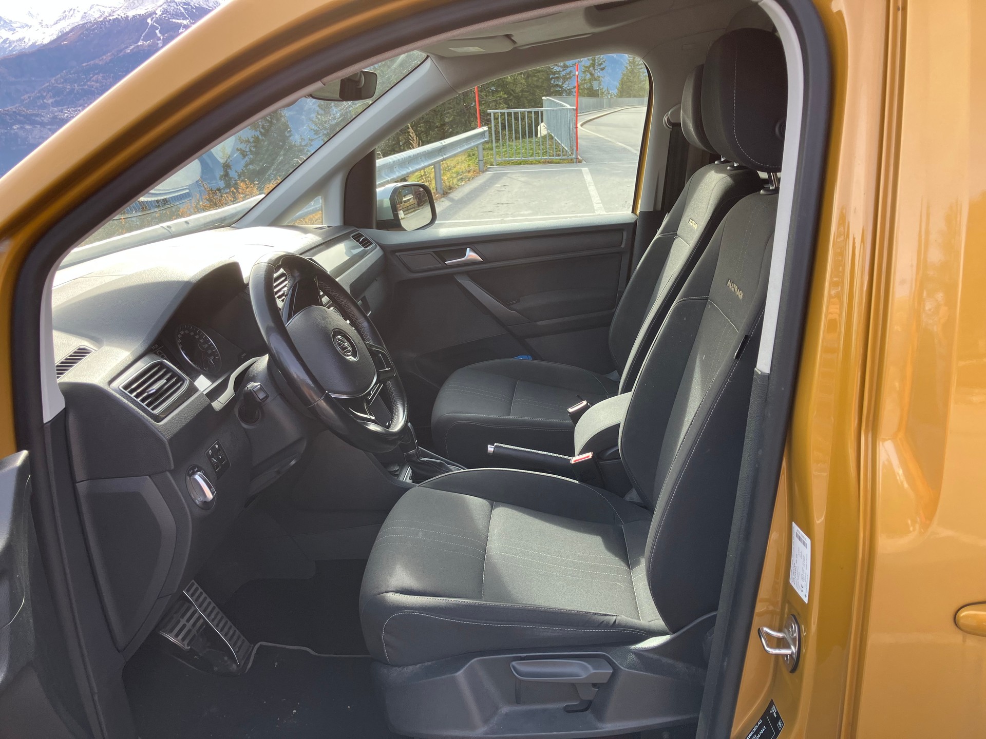 VW 2.0 TDI 150 DSG 4m-image-1