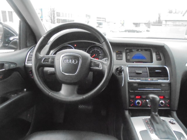 AUDI Q7 4.2 TDI quattro tiptronic-image-4