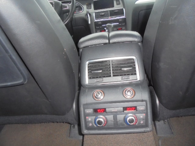 AUDI Q7 4.2 TDI quattro tiptronic-image-5