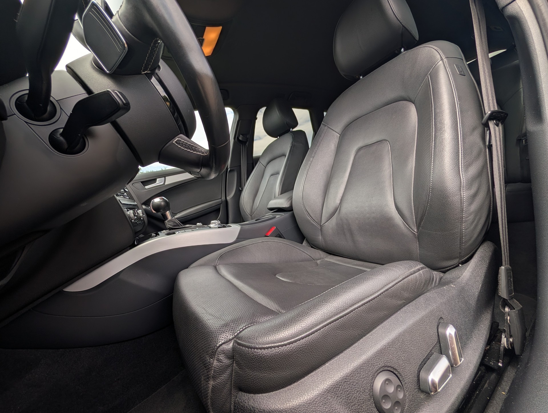 AUDI S4 Avant 3.0 TFSI quattro S-tronic-image-9