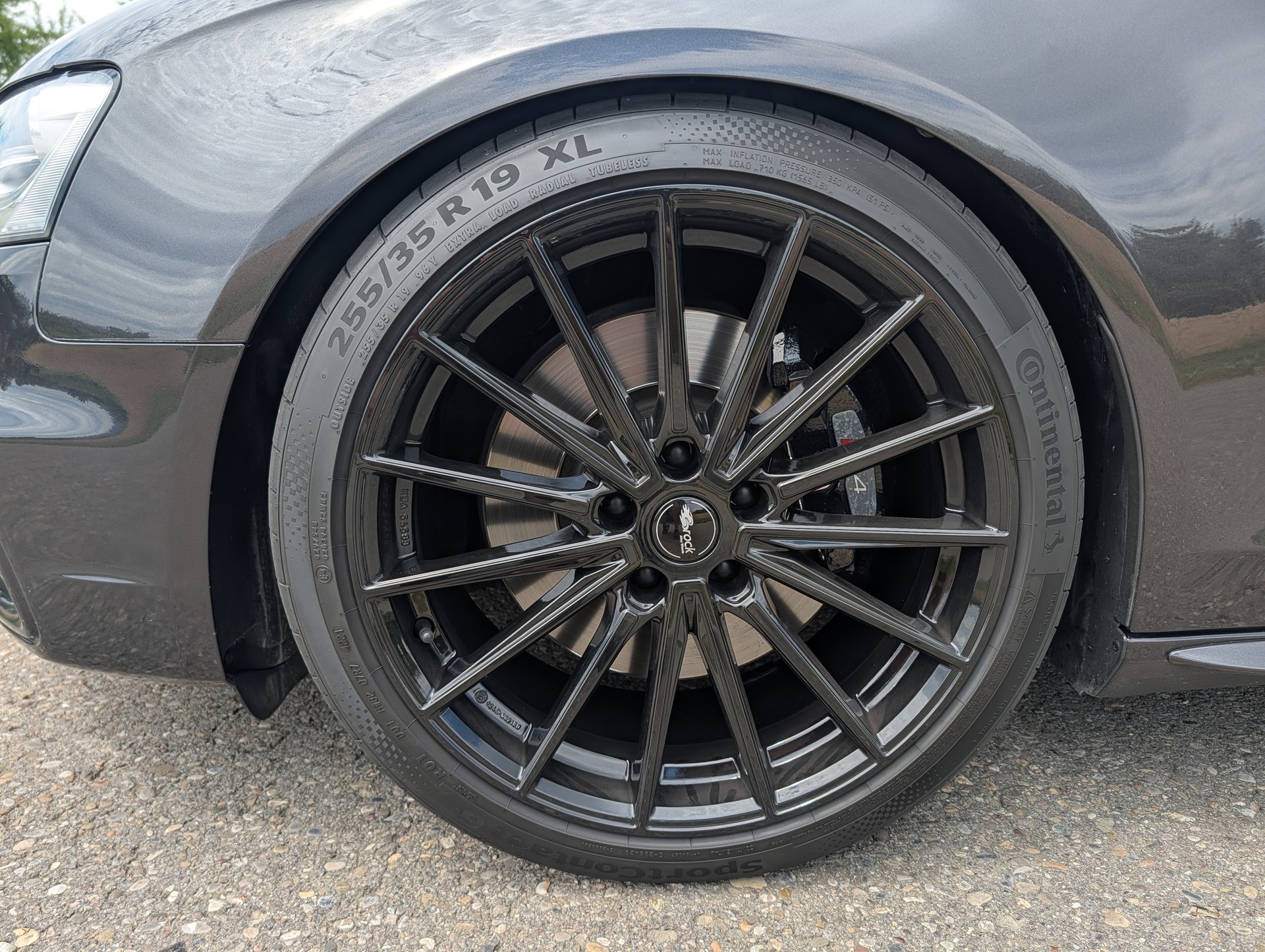 AUDI S4 Avant 3.0 TFSI quattro S-tronic-image-13