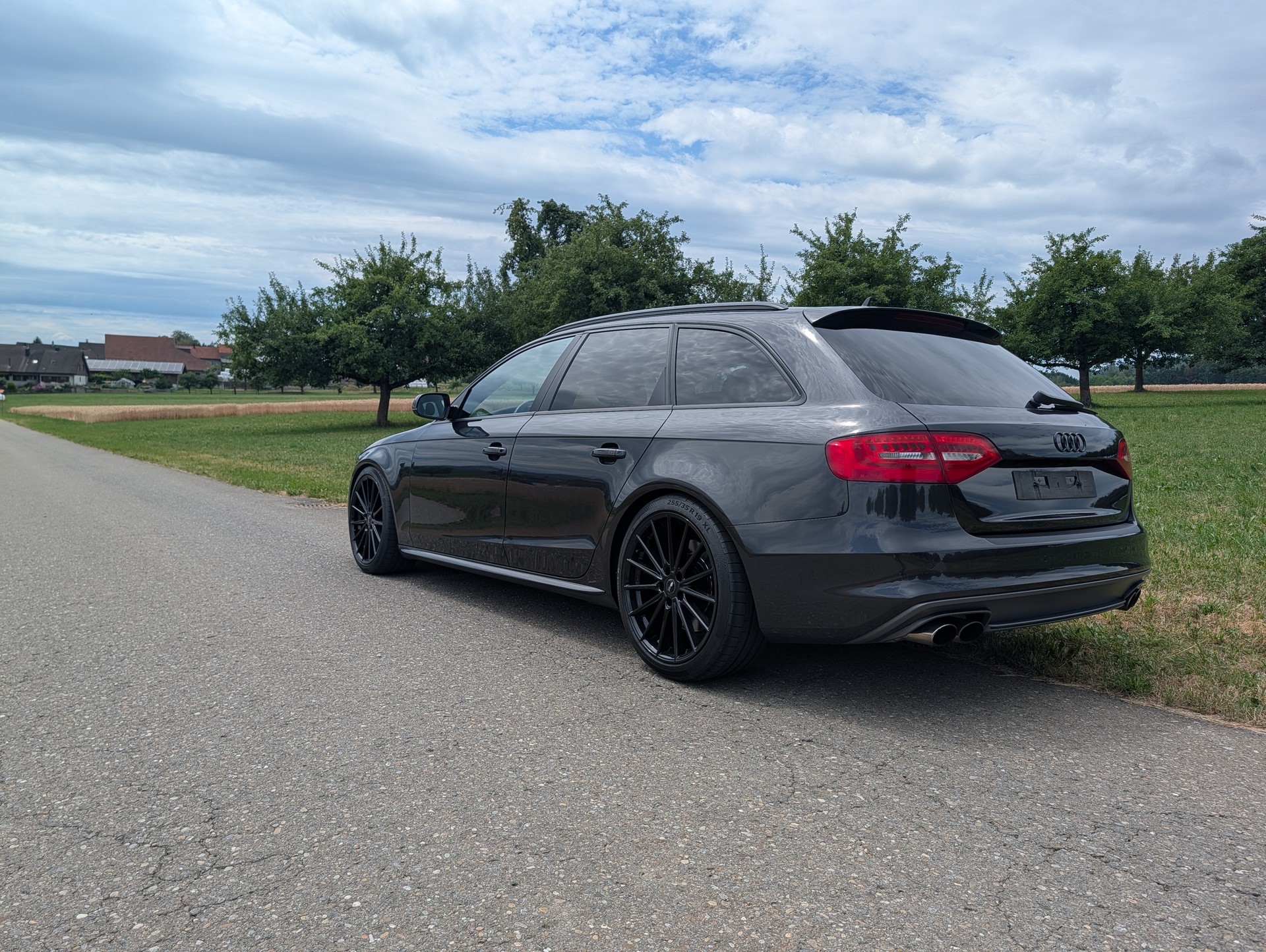 AUDI S4 Avant 3.0 TFSI quattro S-tronic-image-3