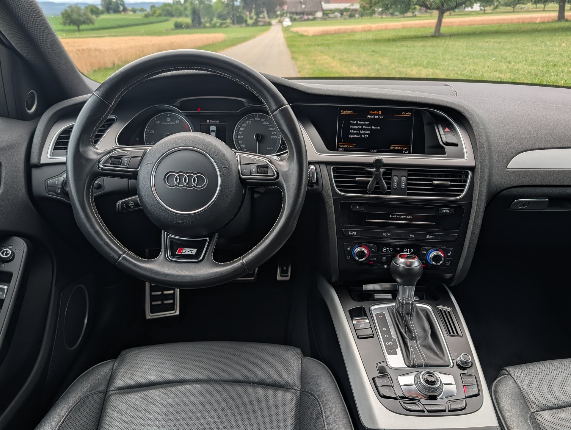 AUDI S4 Avant 3.0 TFSI quattro S-tronic-image-6