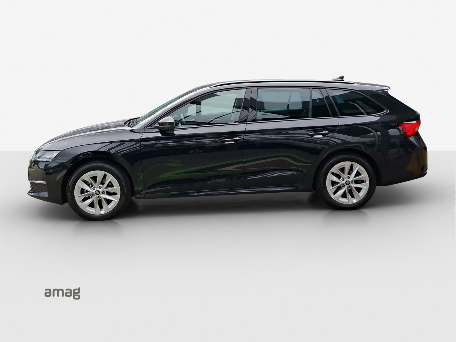 SKODA Octavia Combi 1.5 TSI mHEV DSG Dynamic-image-1