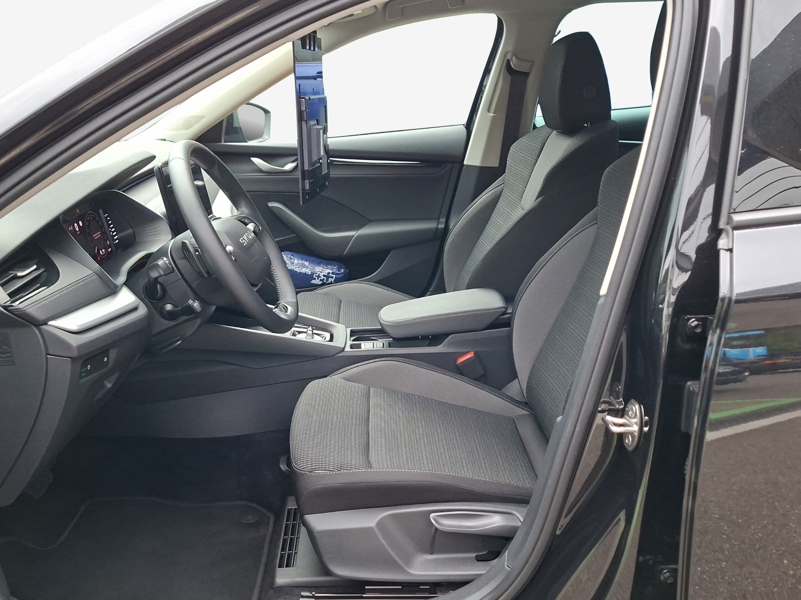 SKODA Octavia Combi 1.5 TSI mHEV DSG Dynamic-image-7