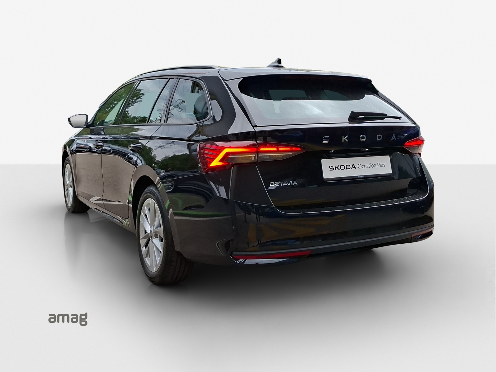 SKODA Octavia Combi 1.5 TSI mHEV DSG Dynamic-image-2