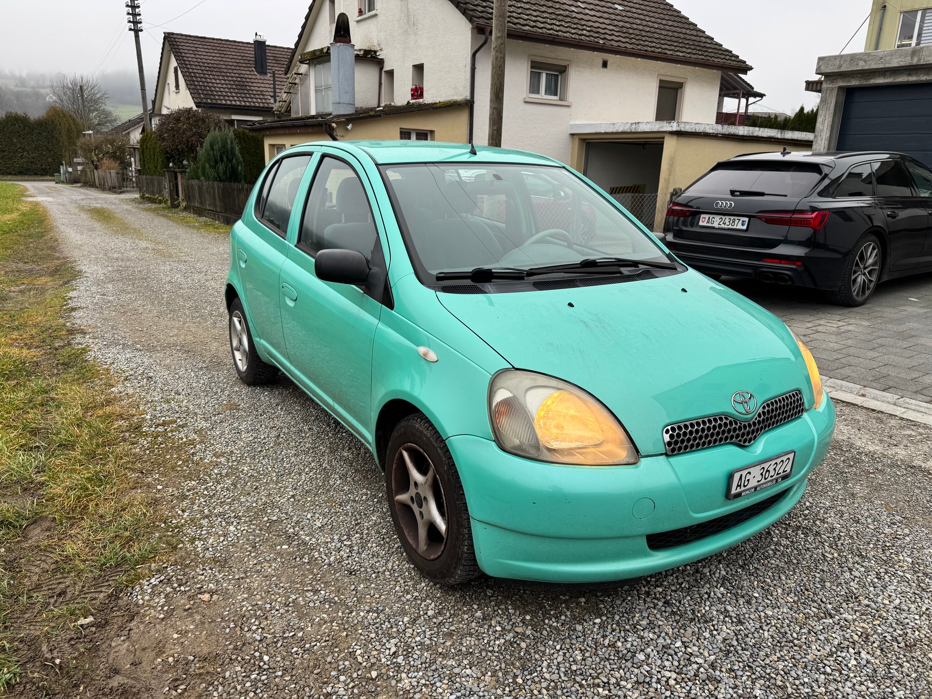 TOYOTA Yaris 1.3 Linea Sol-image-3