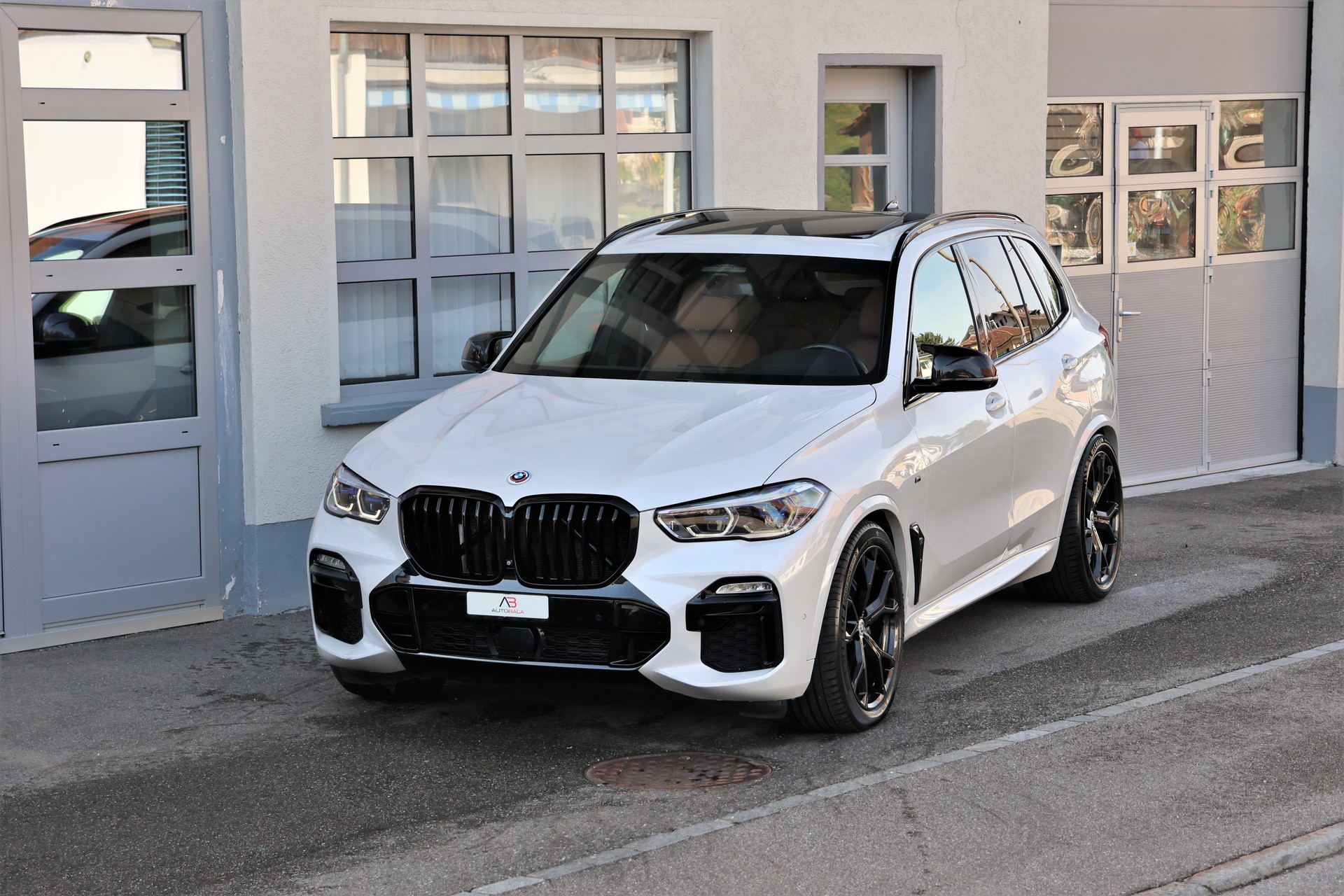 BMW X5 xDrive 30d Steptronic M-Sport (CH) + 2.7T AHK