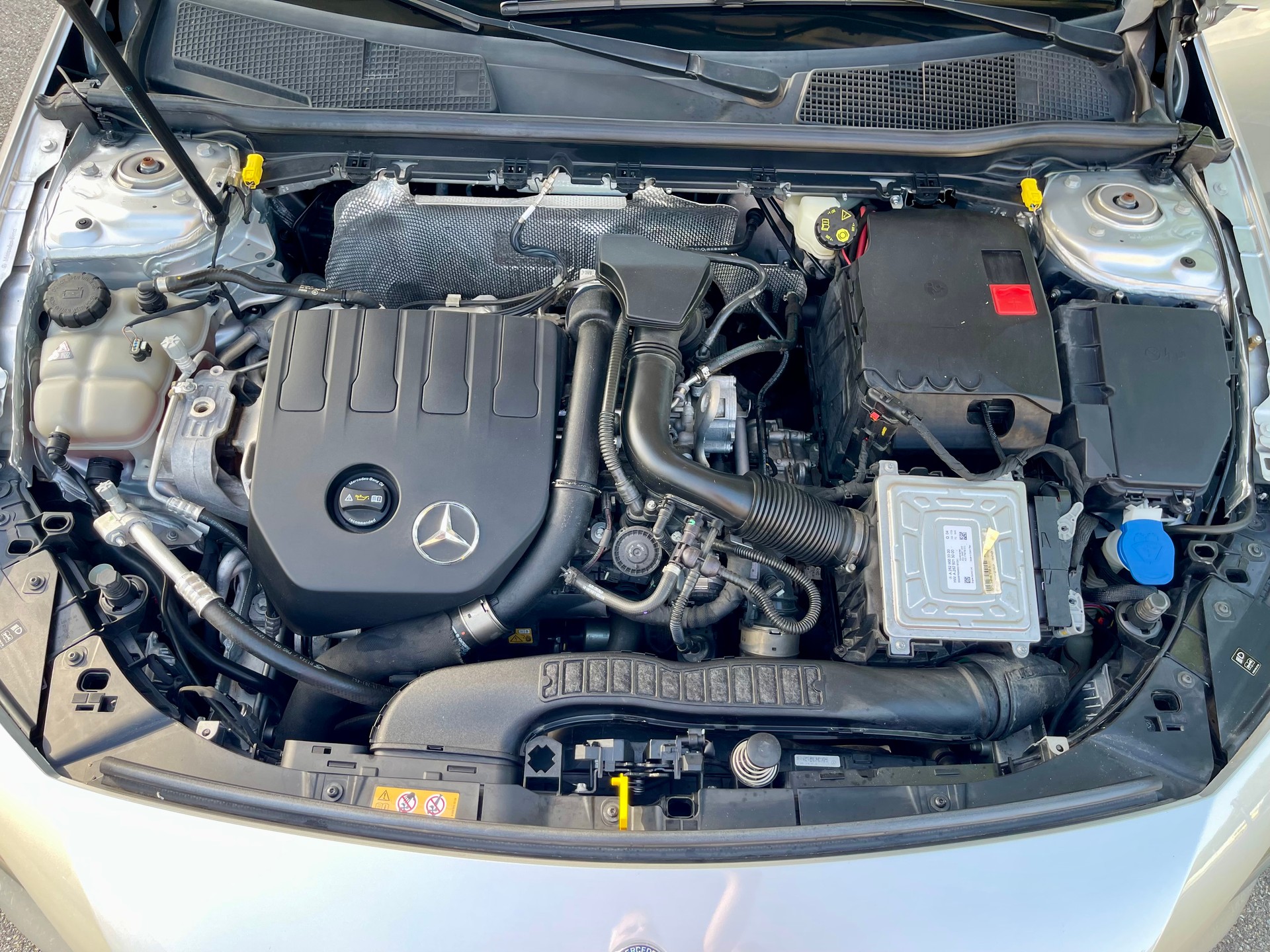 MERCEDES-BENZ A 200 AMG Line-image-8