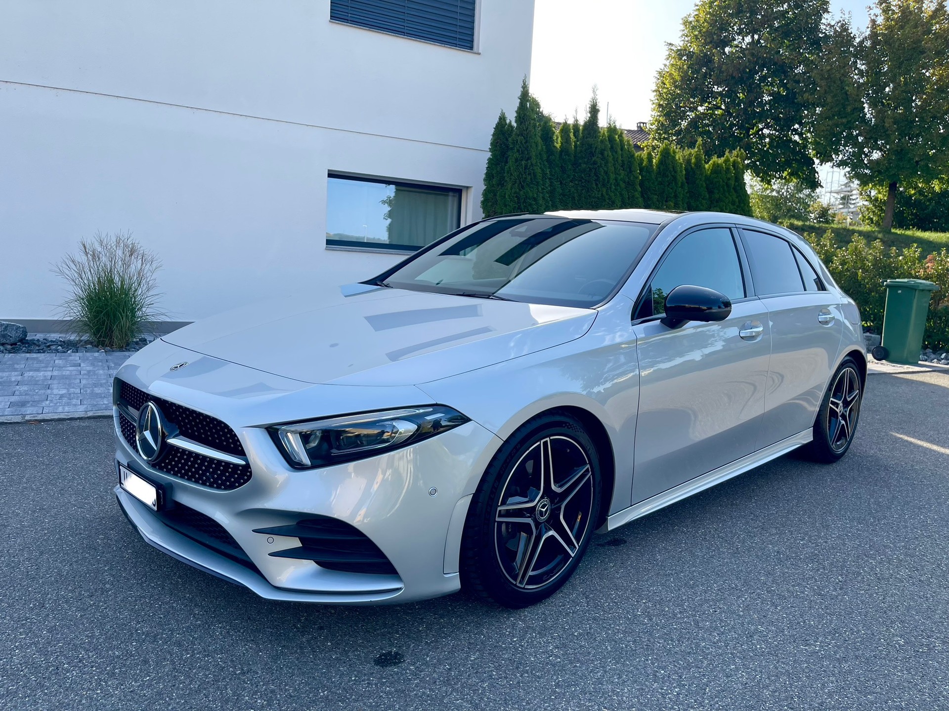 MERCEDES-BENZ A 200 AMG Line