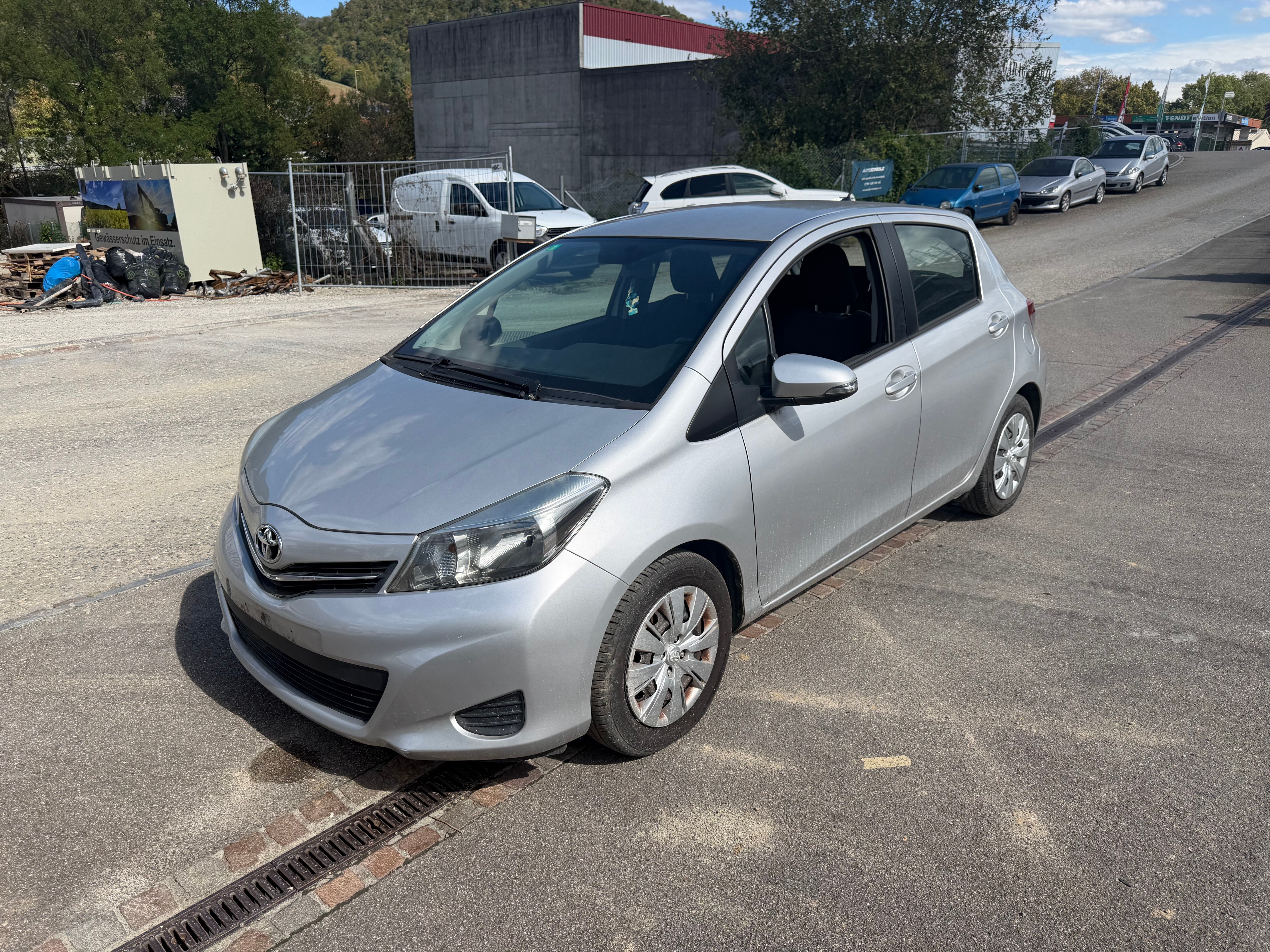 TOYOTA Yaris 1.33 Luna Multidrive — slika 1