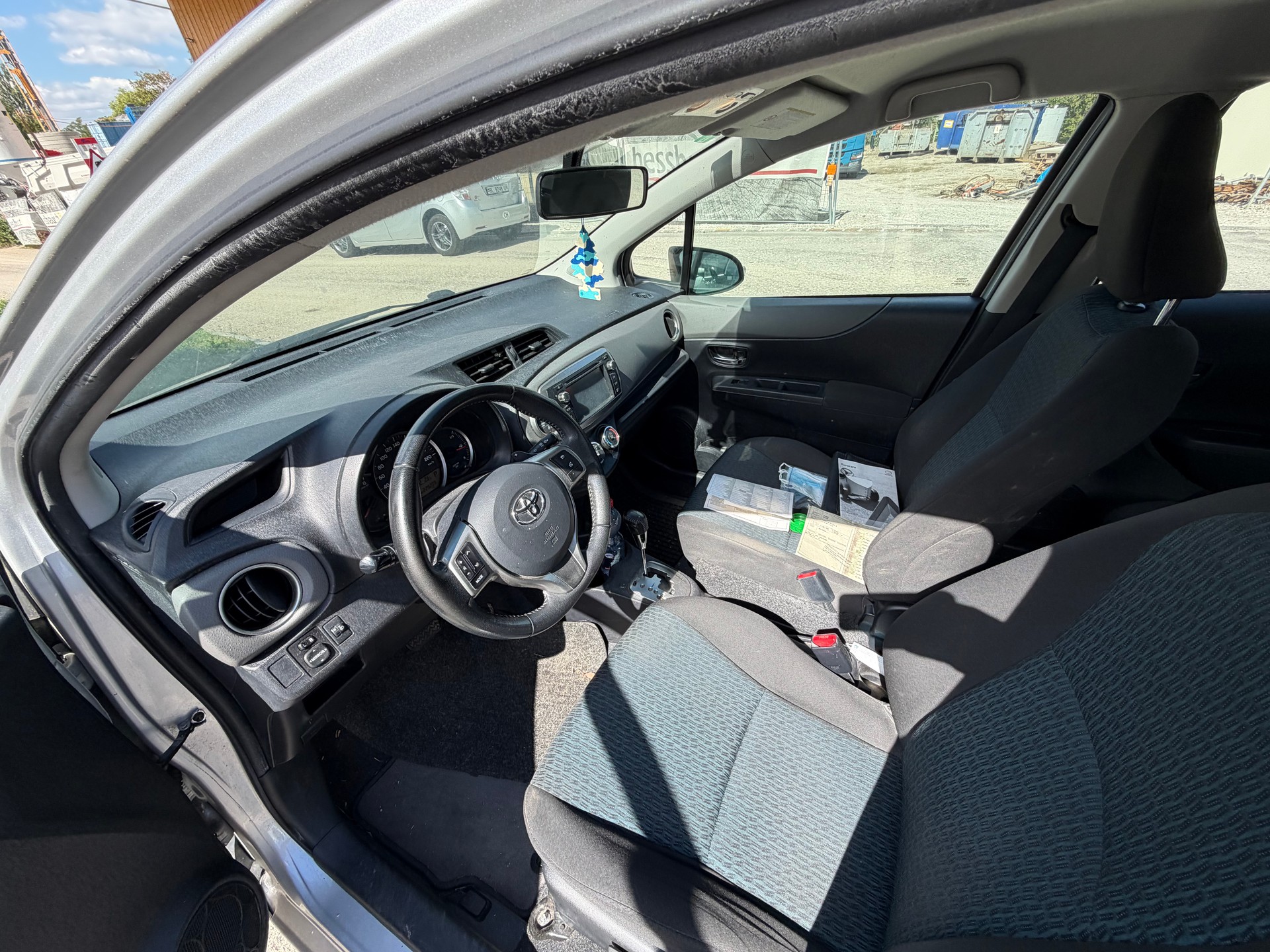 TOYOTA Yaris 1.33 Luna Multidrive-image-7