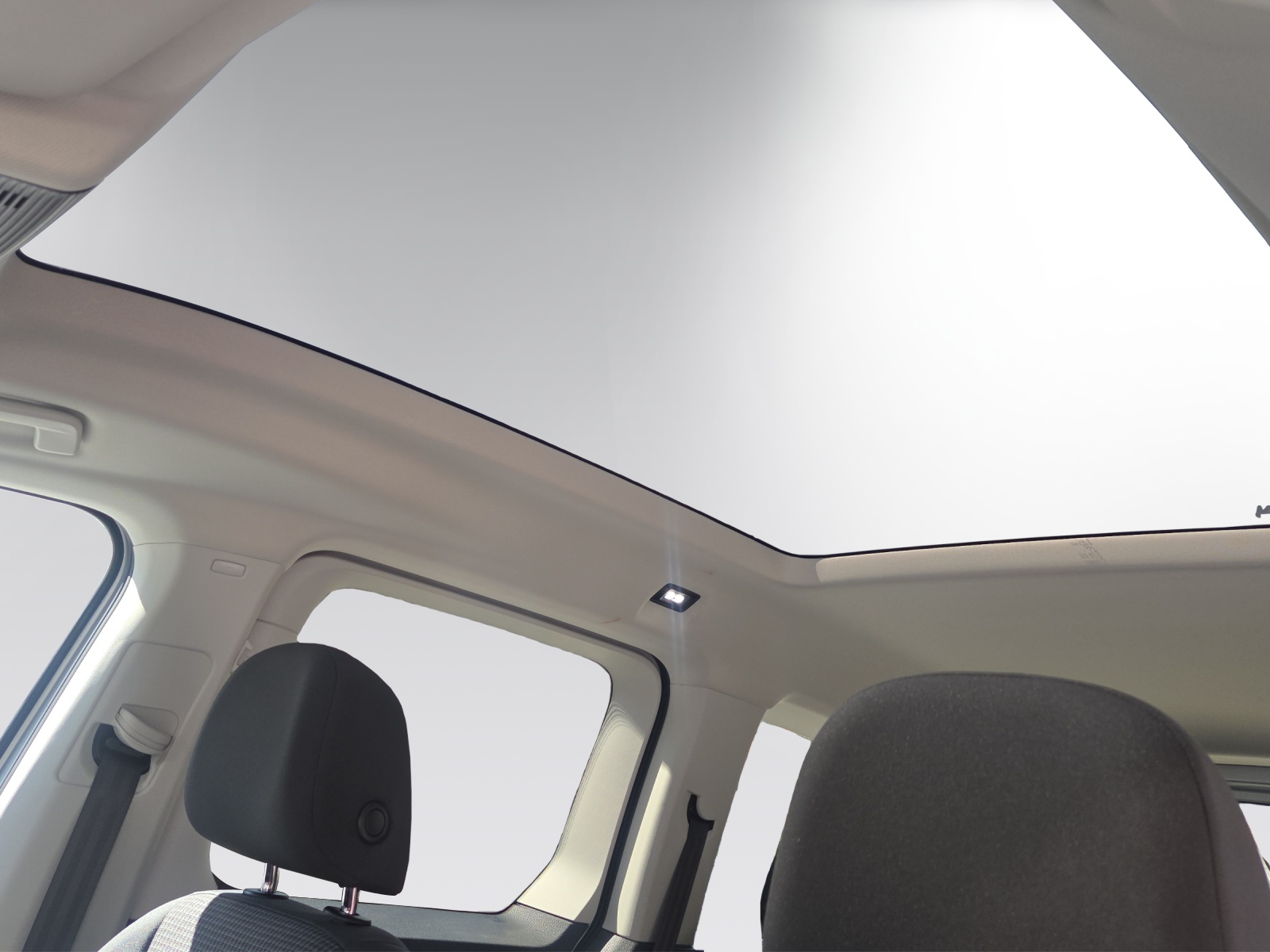 VW Caddy 2.0 TDI Liberty DSG-image-13