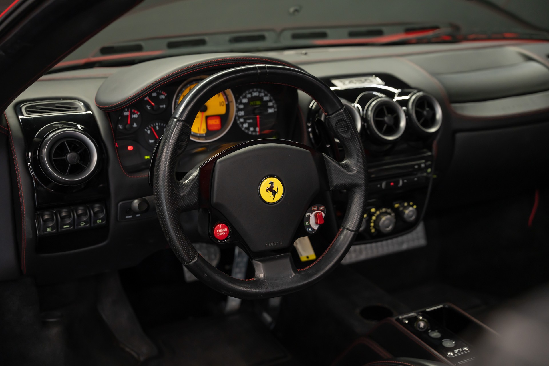 FERRARI F430 Spider / frisch ab Service / ab MFK / 1. Hand-image-13