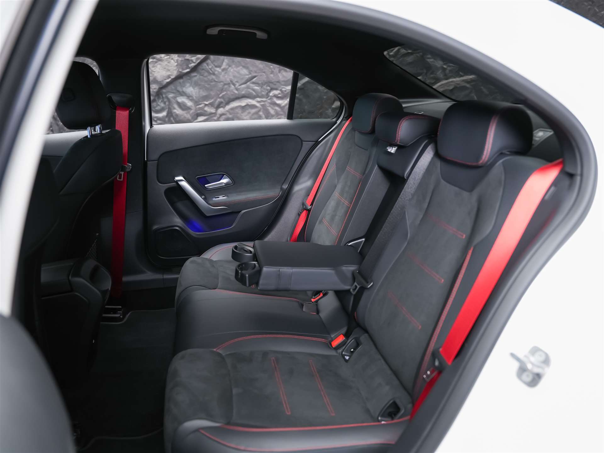 MERCEDES-BENZ A35 AMG 4Matic+ 8G-DCT*20" Felgen*Werksgarantie*Lenkradheizung*Ambientebeleuchtung*-image-12