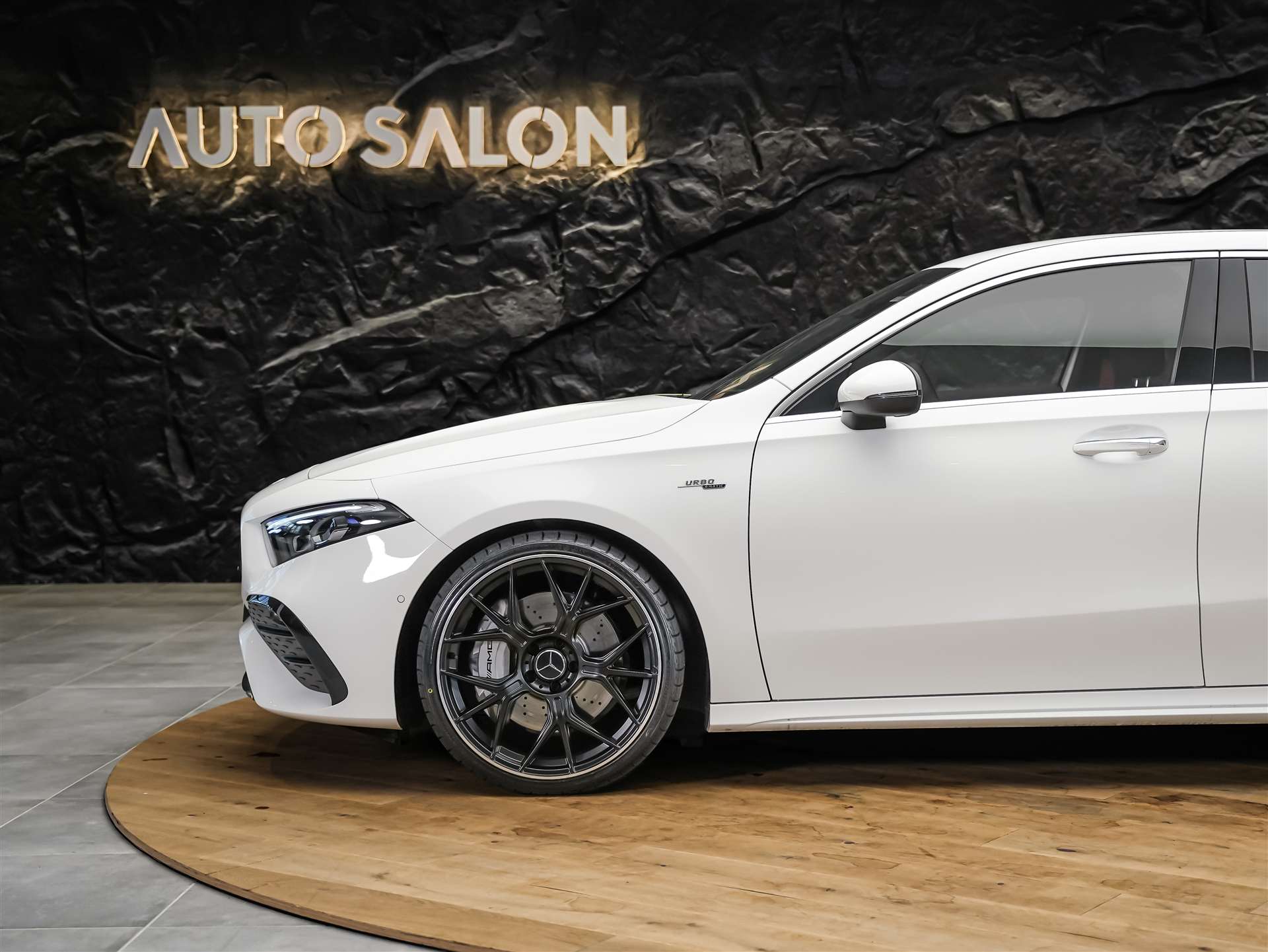 MERCEDES-BENZ A35 AMG 4Matic+ 8G-DCT*20" Felgen*Werksgarantie*Lenkradheizung*Ambientebeleuchtung*-image-14