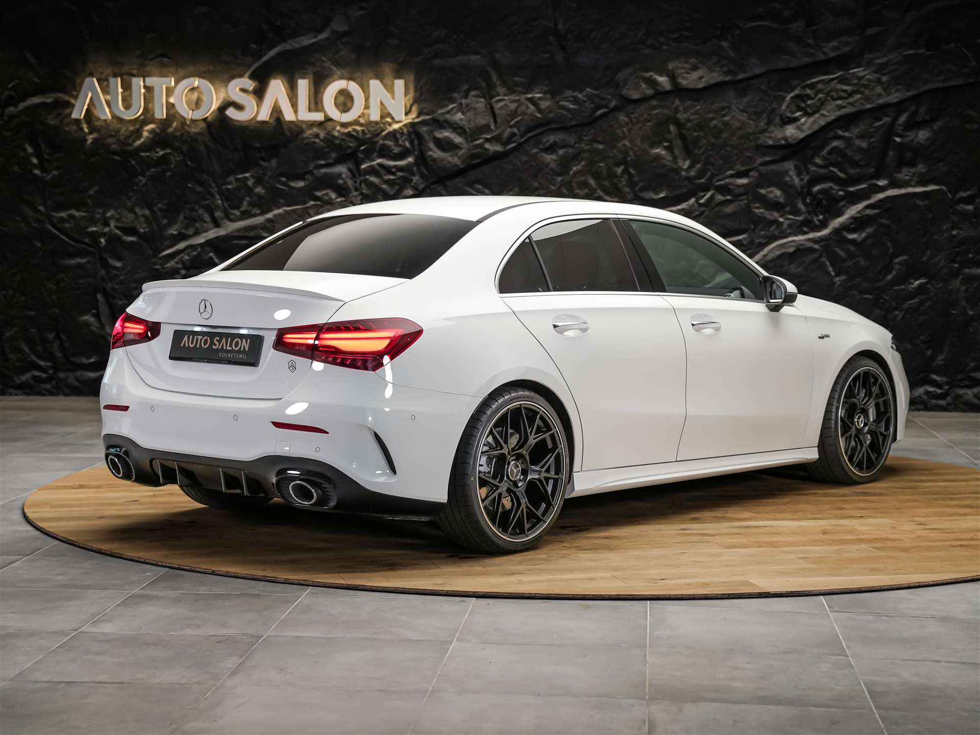 MERCEDES-BENZ A35 AMG 4Matic+ 8G-DCT*20" Felgen*Werksgarantie*Lenkradheizung*Ambientebeleuchtung*-image-4