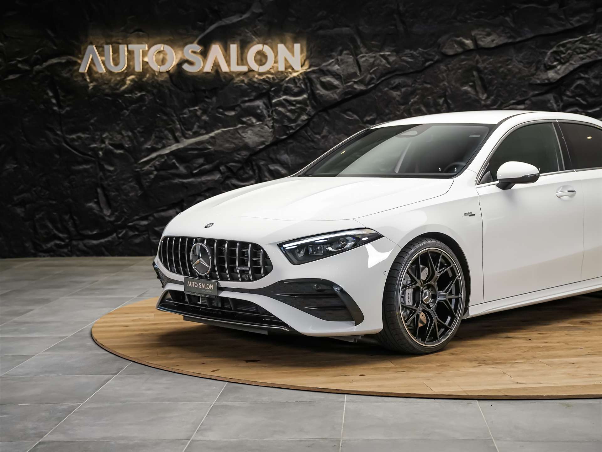 MERCEDES-BENZ A35 AMG 4Matic+ 8G-DCT*20" Felgen*Werksgarantie*Lenkradheizung*Ambientebeleuchtung*-image-13