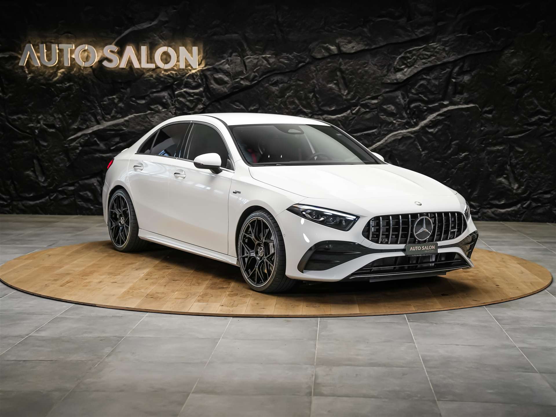 MERCEDES-BENZ A35 AMG 4Matic+ 8G-DCT*20" Felgen*Werksgarantie*Lenkradheizung*Ambientebeleuchtung*-image-5