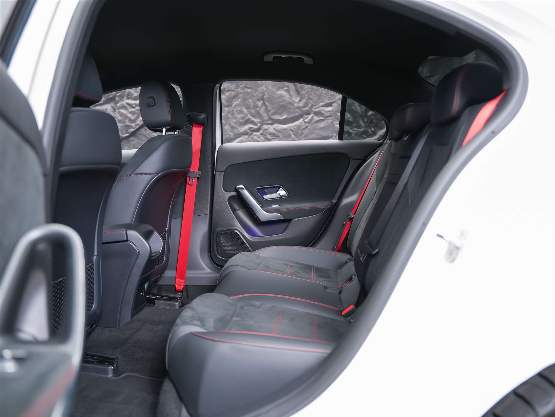 MERCEDES-BENZ A35 AMG 4Matic+ 8G-DCT*20" Felgen*Werksgarantie*Lenkradheizung*Ambientebeleuchtung*-image-11