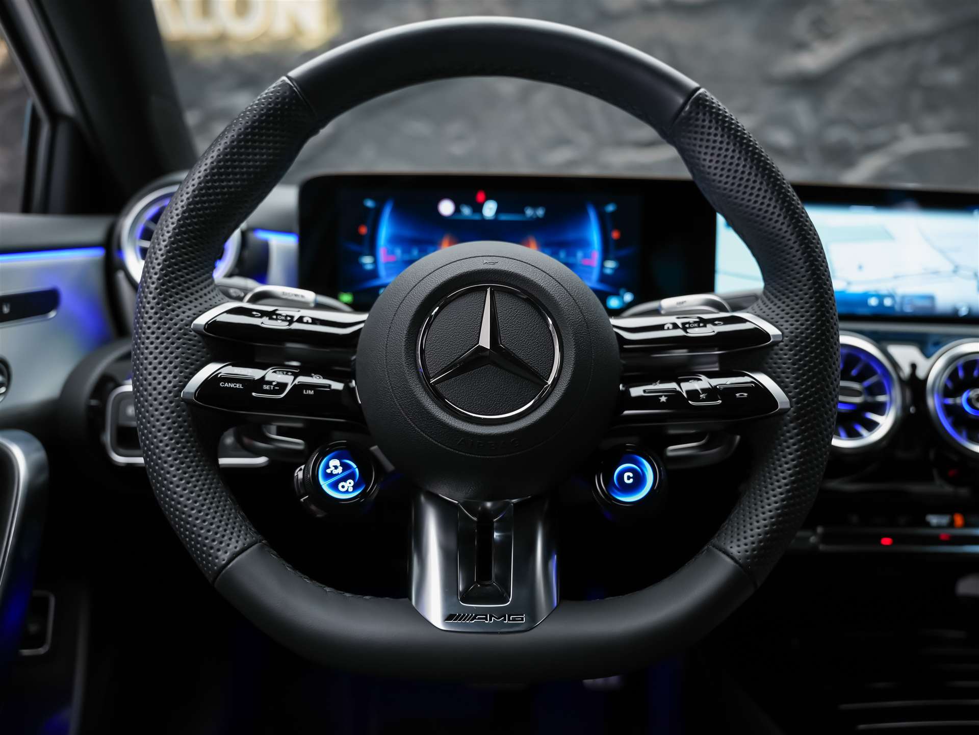 MERCEDES-BENZ A35 AMG 4Matic+ 8G-DCT*20" Felgen*Werksgarantie*Lenkradheizung*Ambientebeleuchtung*-image-25