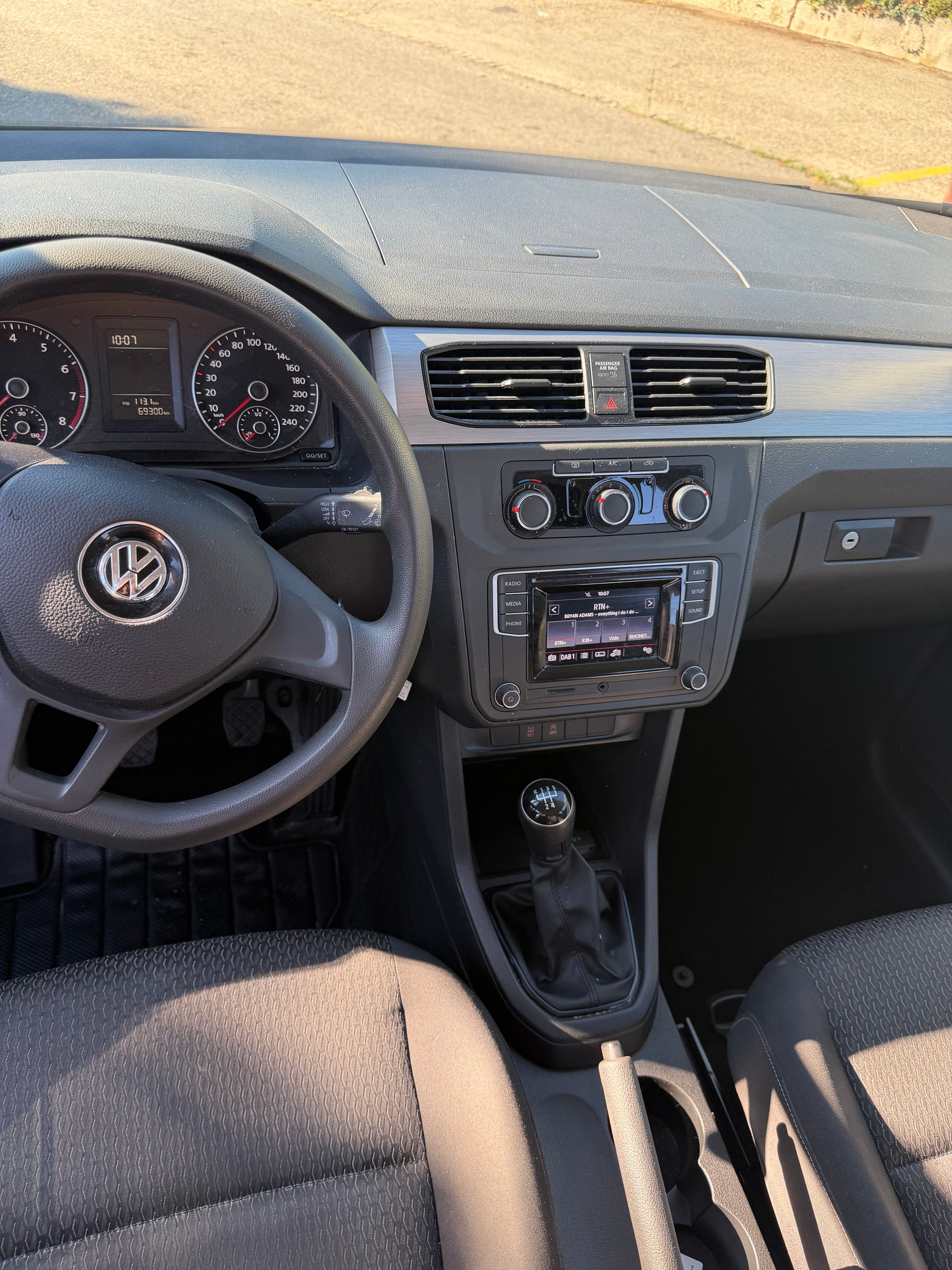 VW Caddy 1.2 TSI BlueMotion Technology-image-9