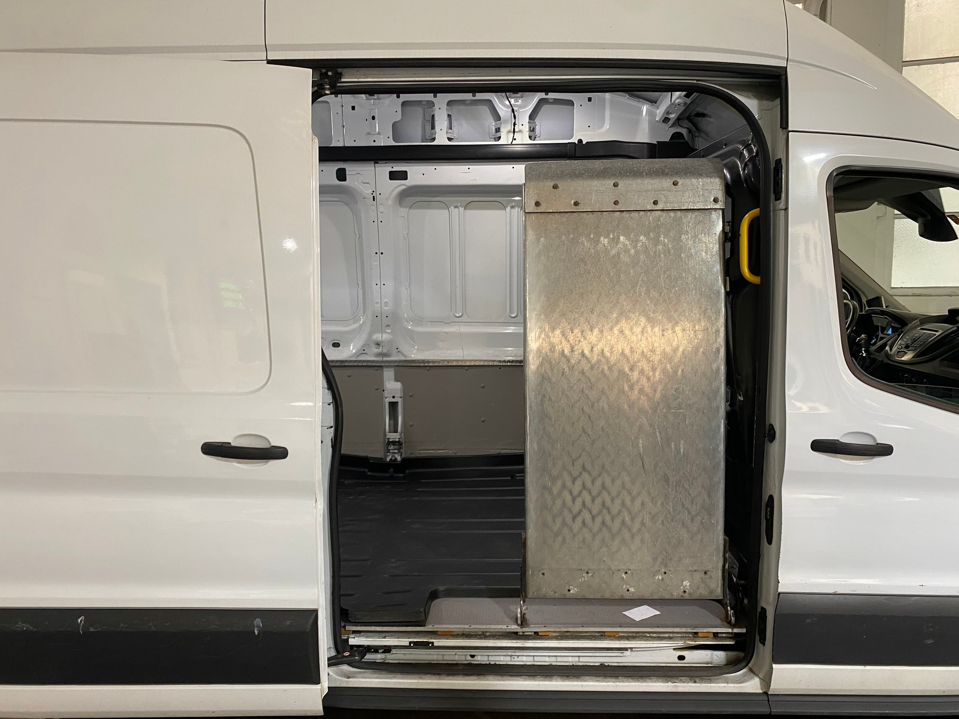 FORD 350 L3-image-9