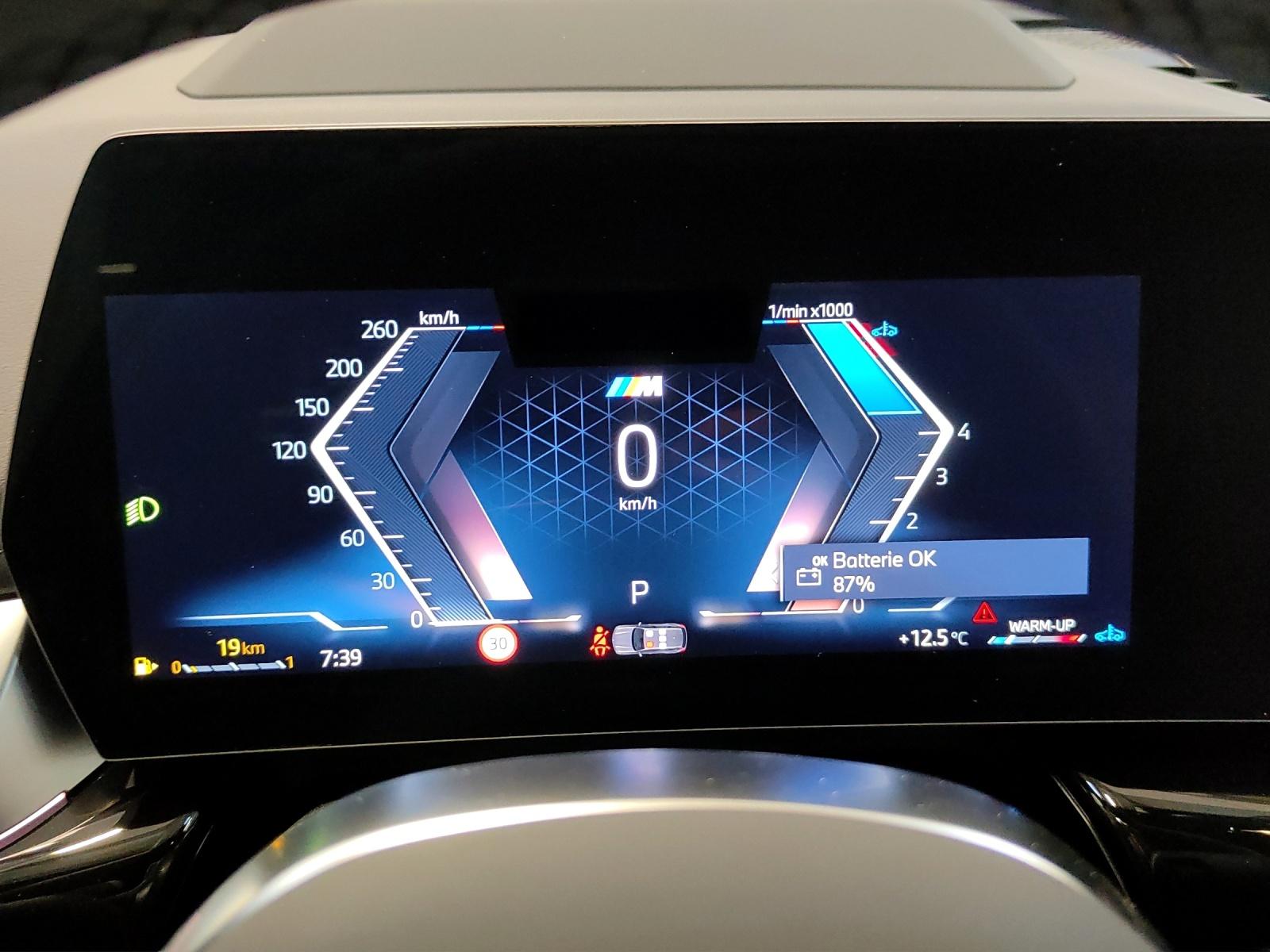 BMW X1 U11 23i xDrive paddles-image-10