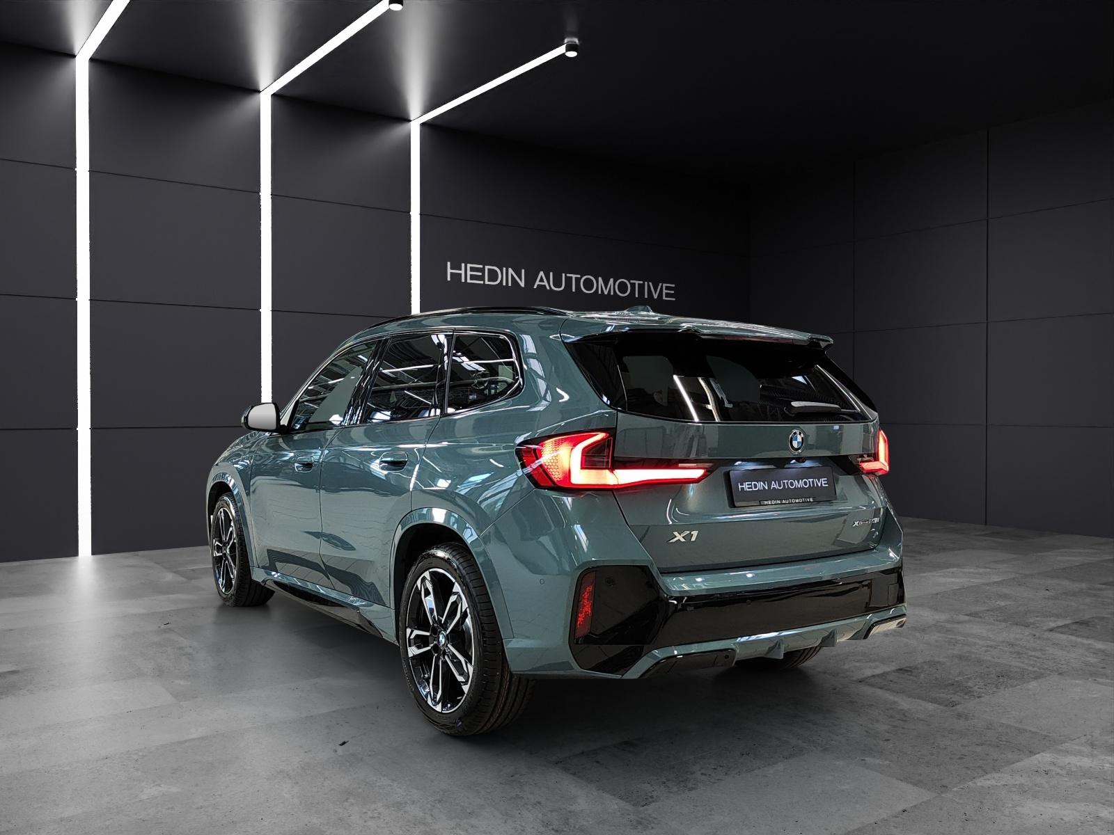 BMW X1 U11 23i xDrive paddles-image-3