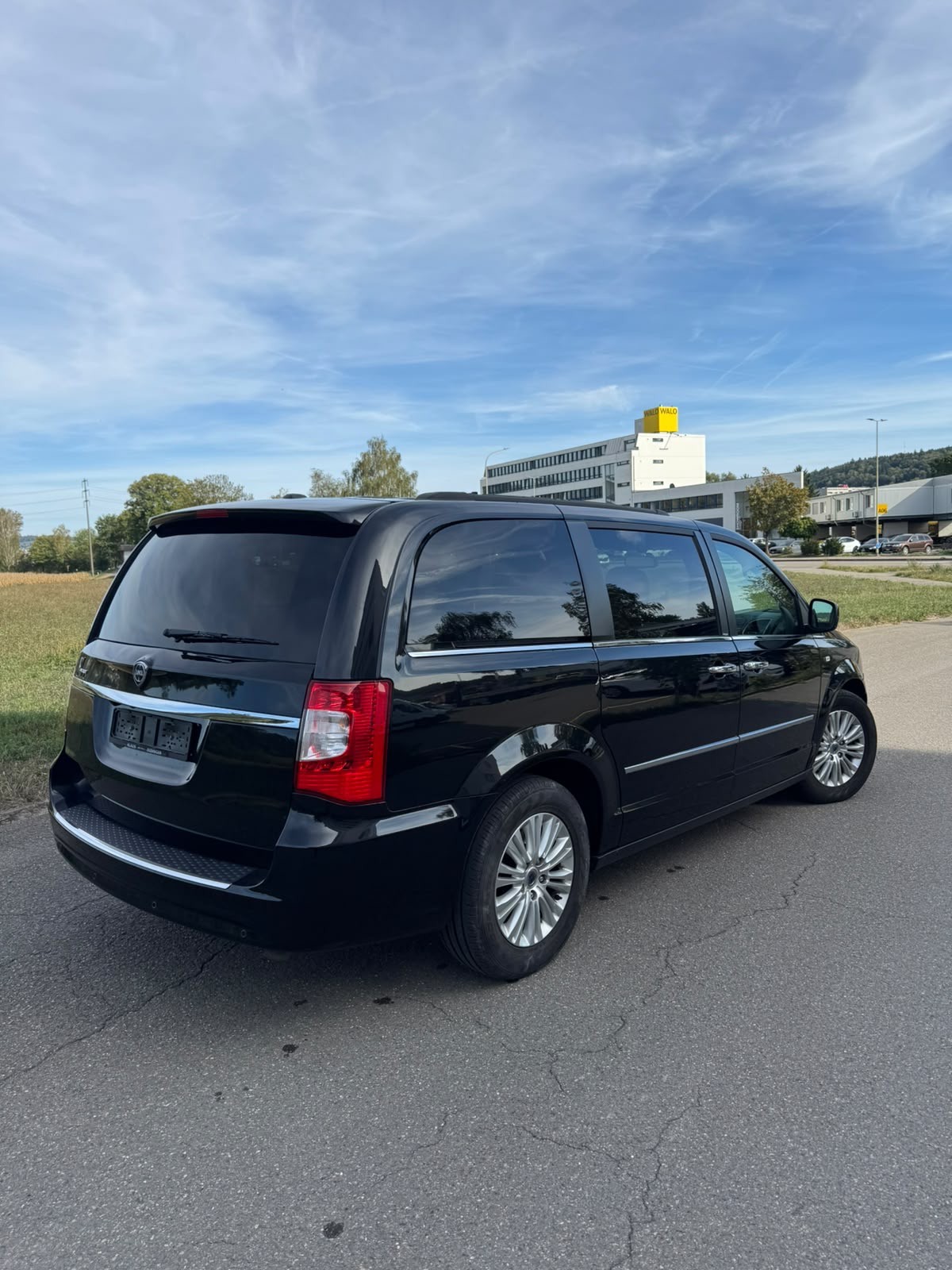 LANCIA Voyager 3.6 V6 Platinum Automatic 7 Platz-image-3