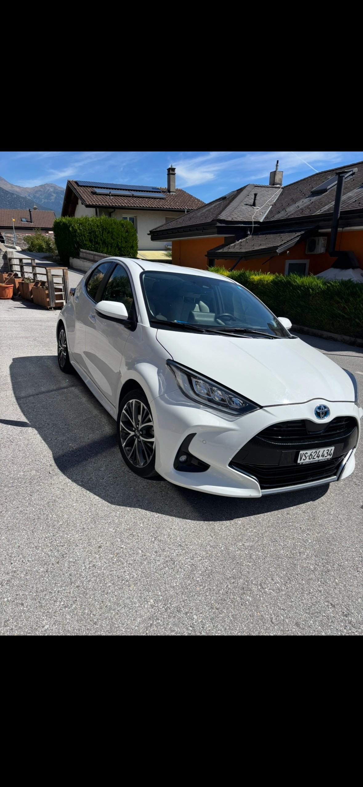 TOYOTA 1.5 VVT-i HSD Premium-image-2